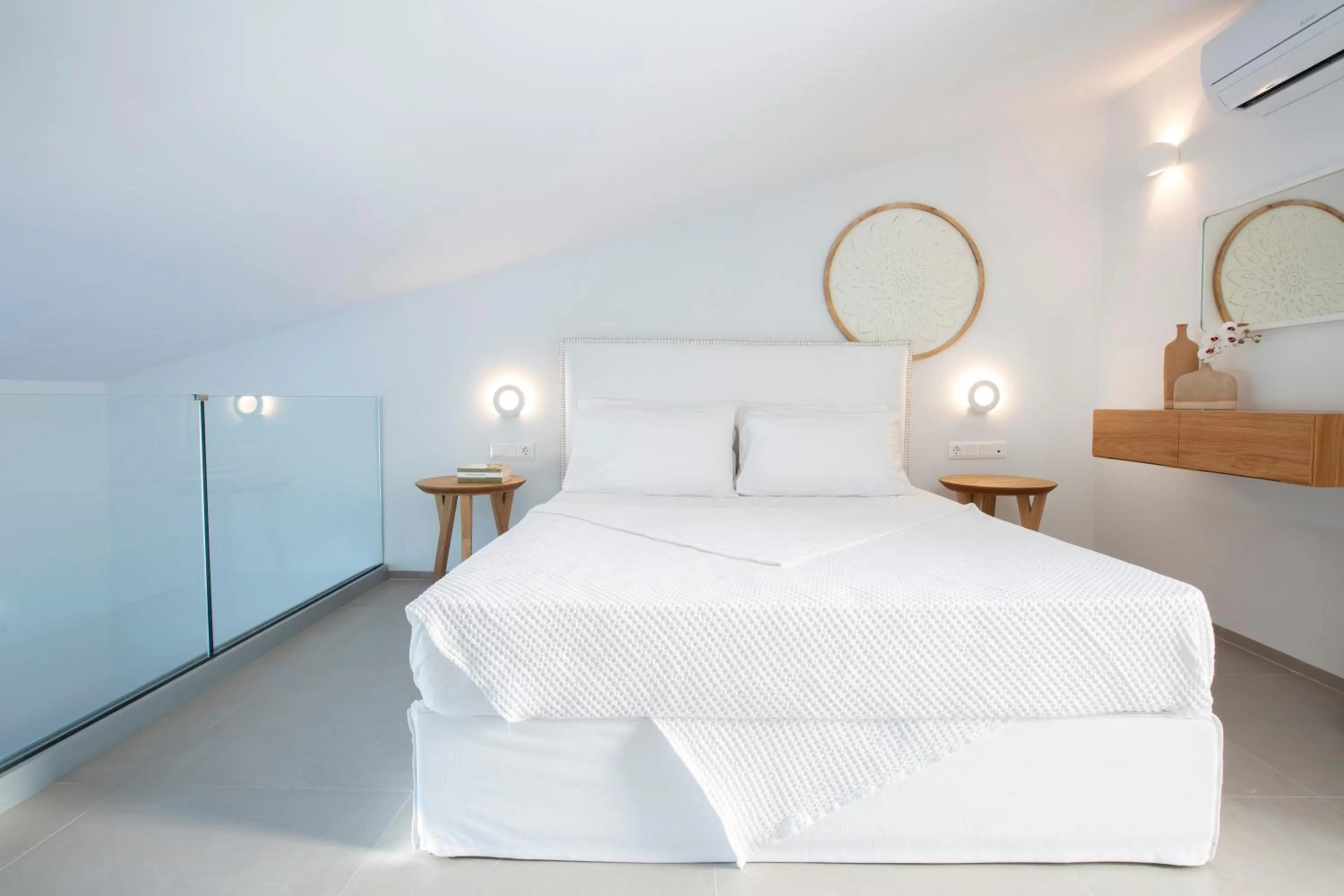 Bed in Lirides suites