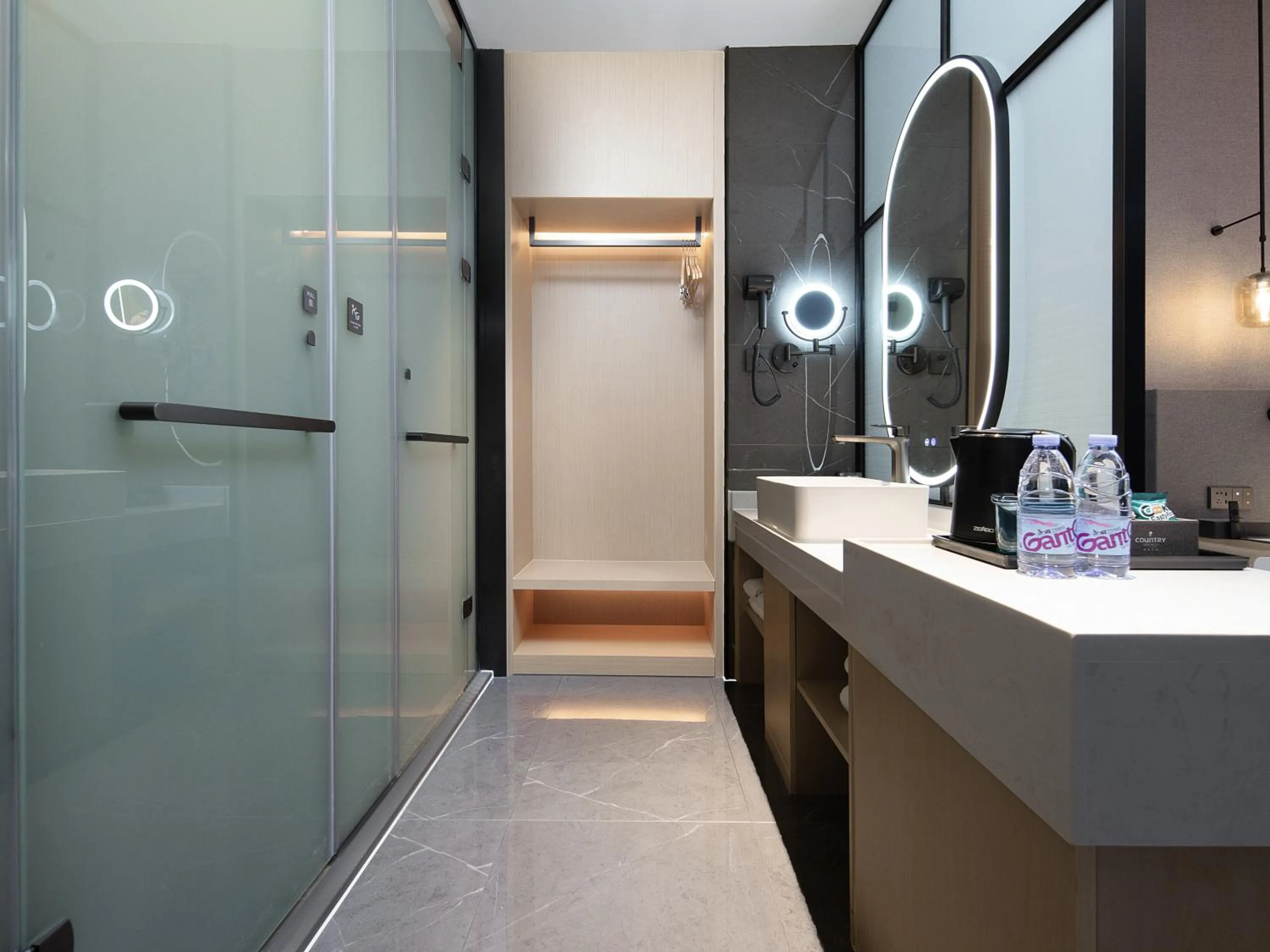 Shower in Country Inn & Suites by Radisson - Taishan East Branch