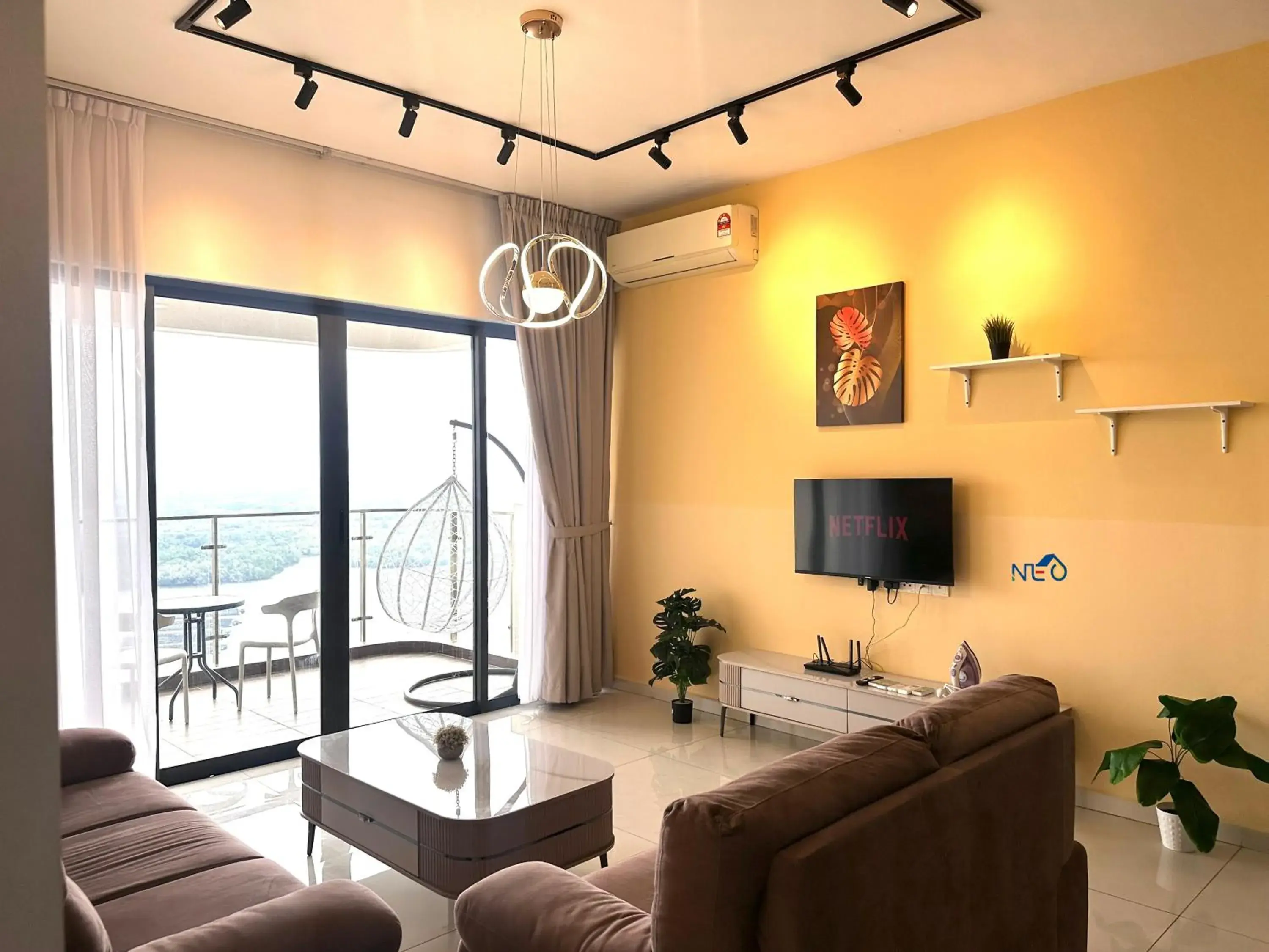 Four-Bedroom Apartment in Country Garden Danga Bay InStyle Sea View Homestay Suite by NEO Four-Bedroom Apartment in Country Garden Danga Bay InStyle Sea View Homestay Suite by NEO
