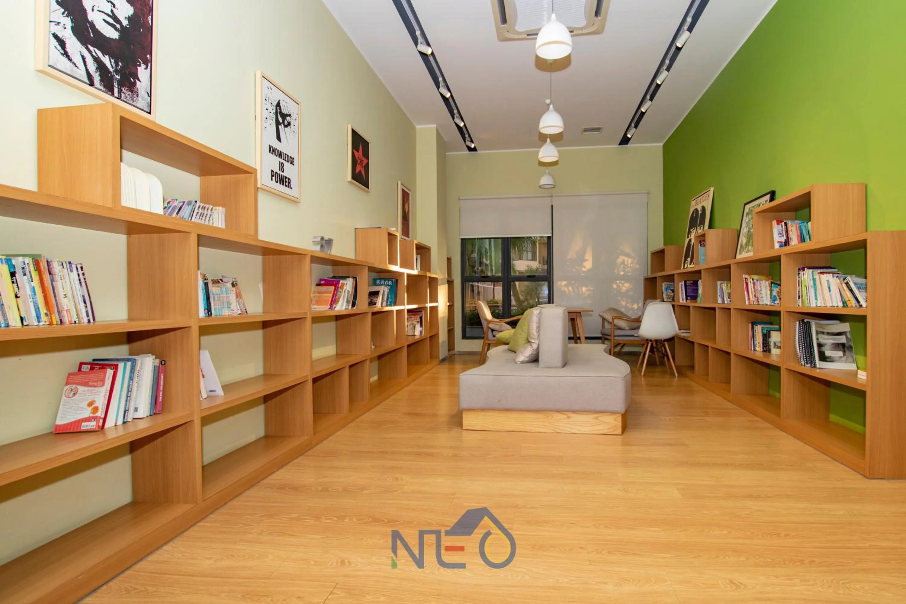 Library in Country Garden Danga Bay InStyle Sea View Homestay Suite by NEO