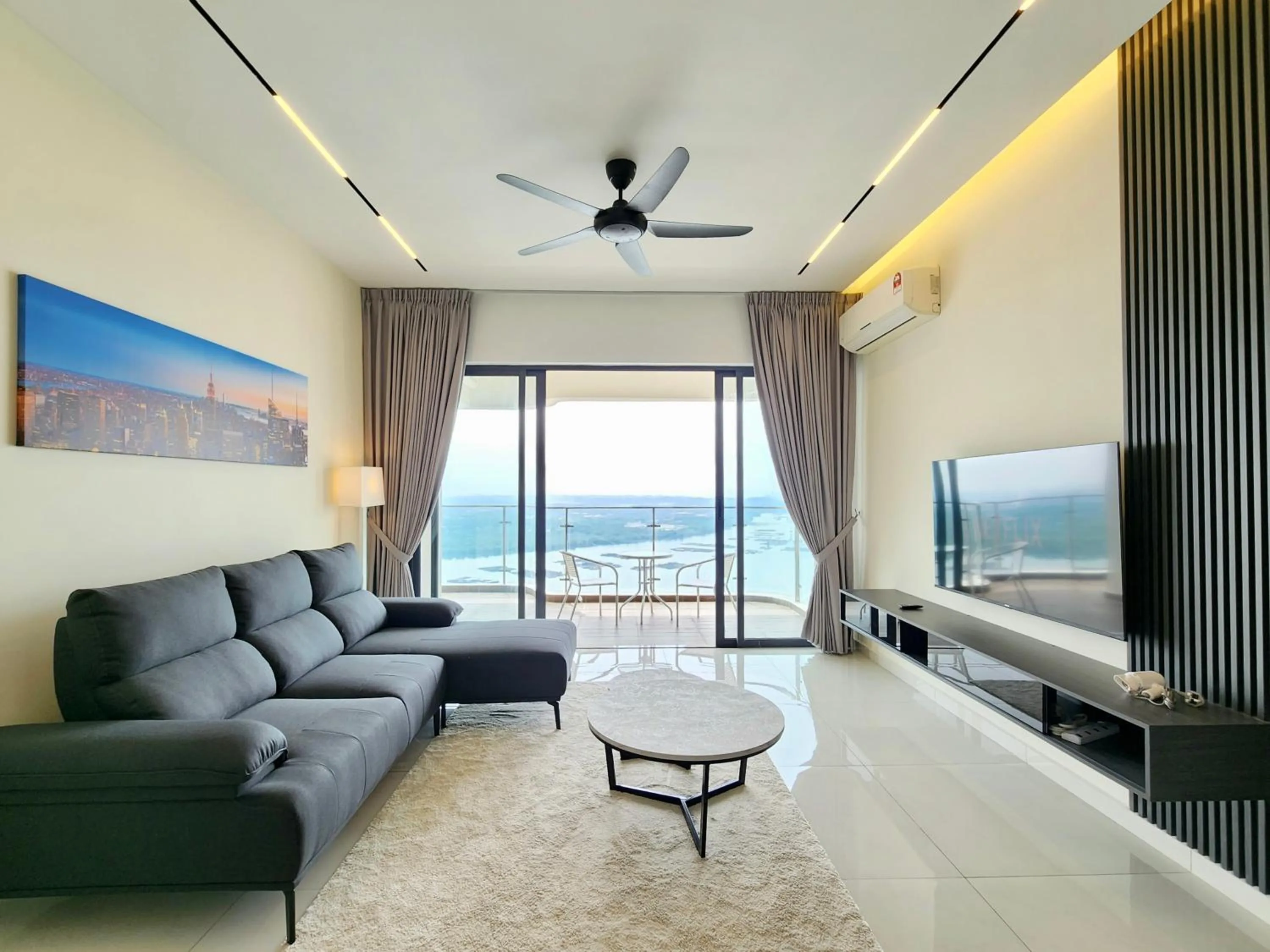 Living room in Country Garden Danga Bay InStyle Sea View Homestay Suite by NEO
