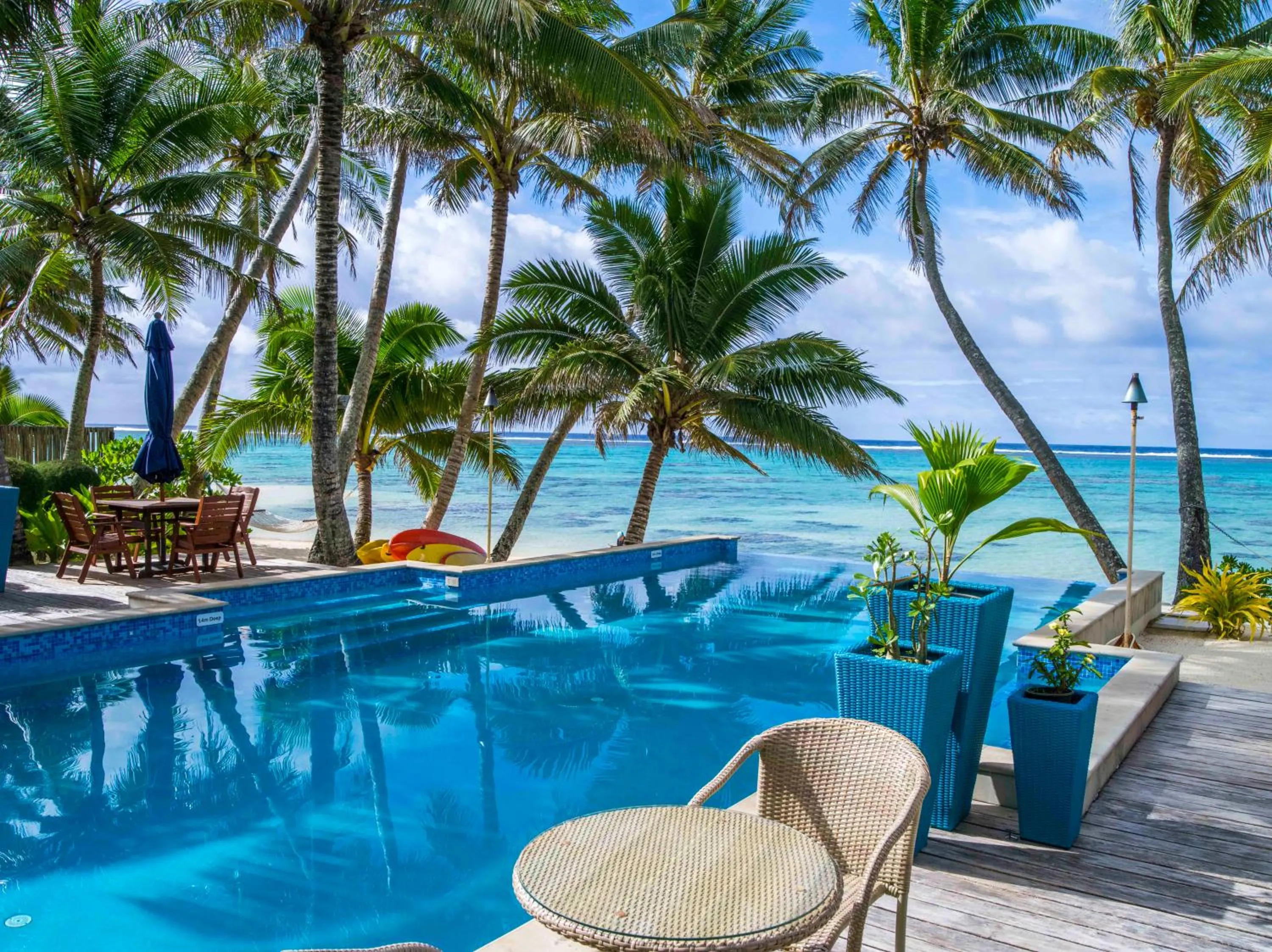 Swimming pool in Little Polynesian Resort