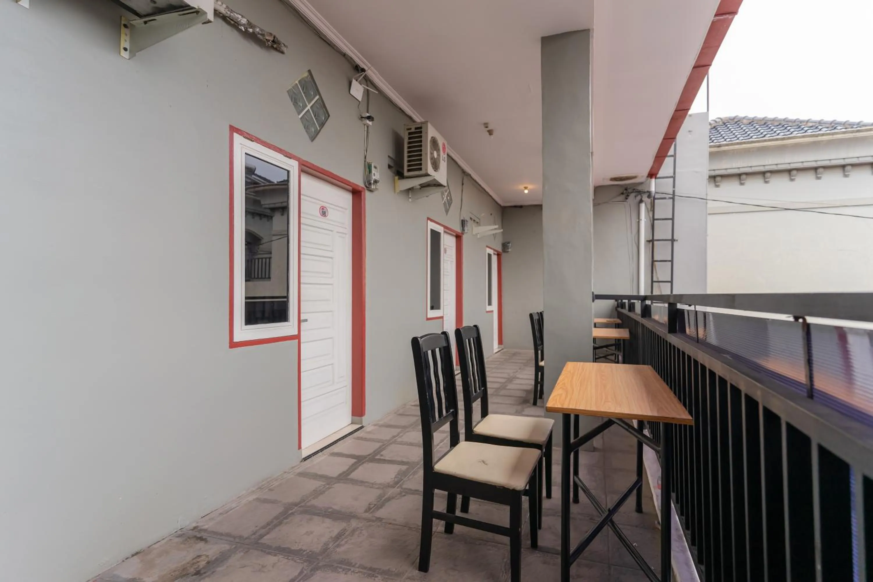 Property building in RedDoorz at Jalan Sei Batang Hari Medan