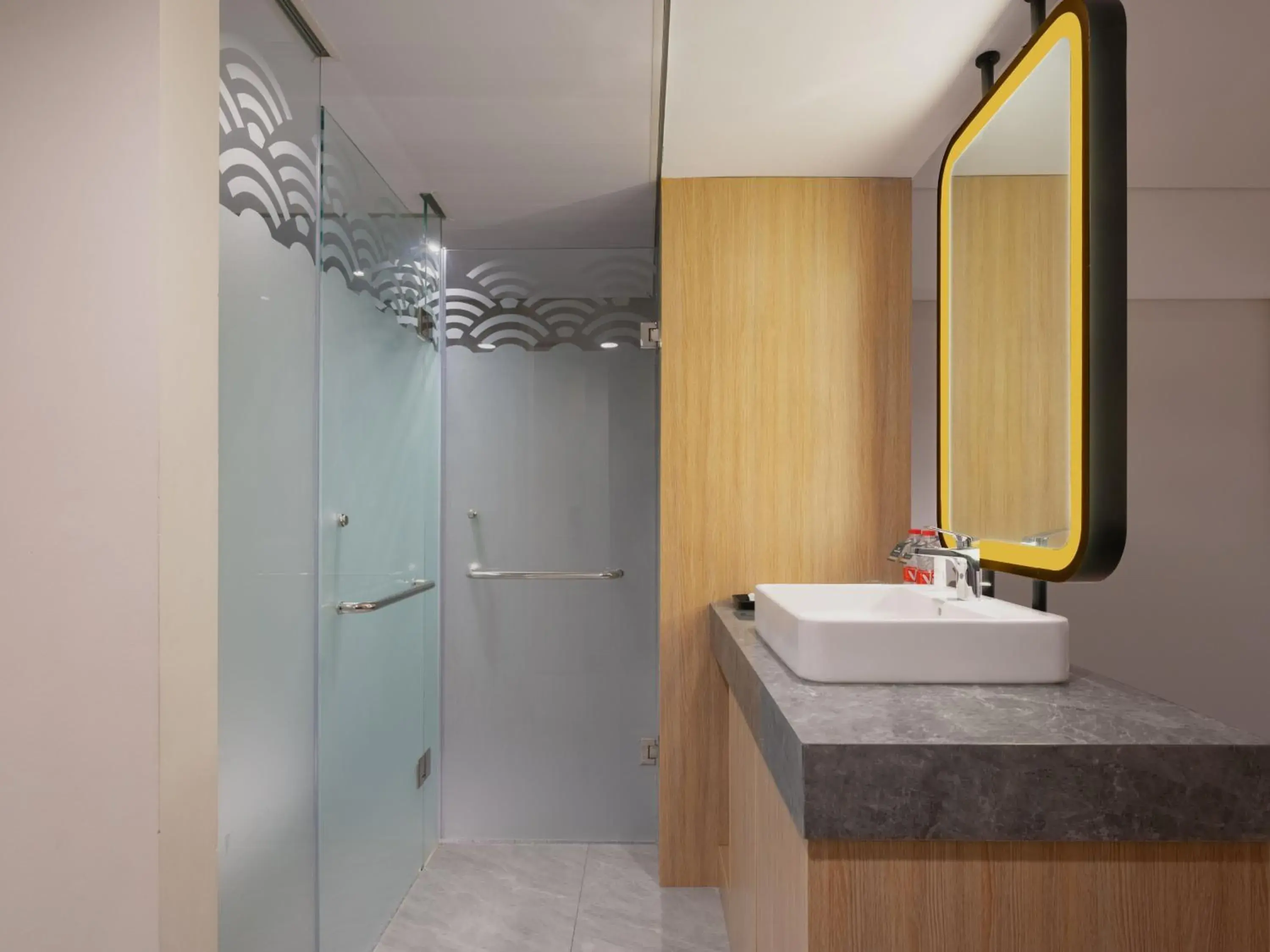 Deluxe Twin Room in Hotel Santika PasirKaliki Deluxe Twin Room in Hotel Santika PasirKaliki