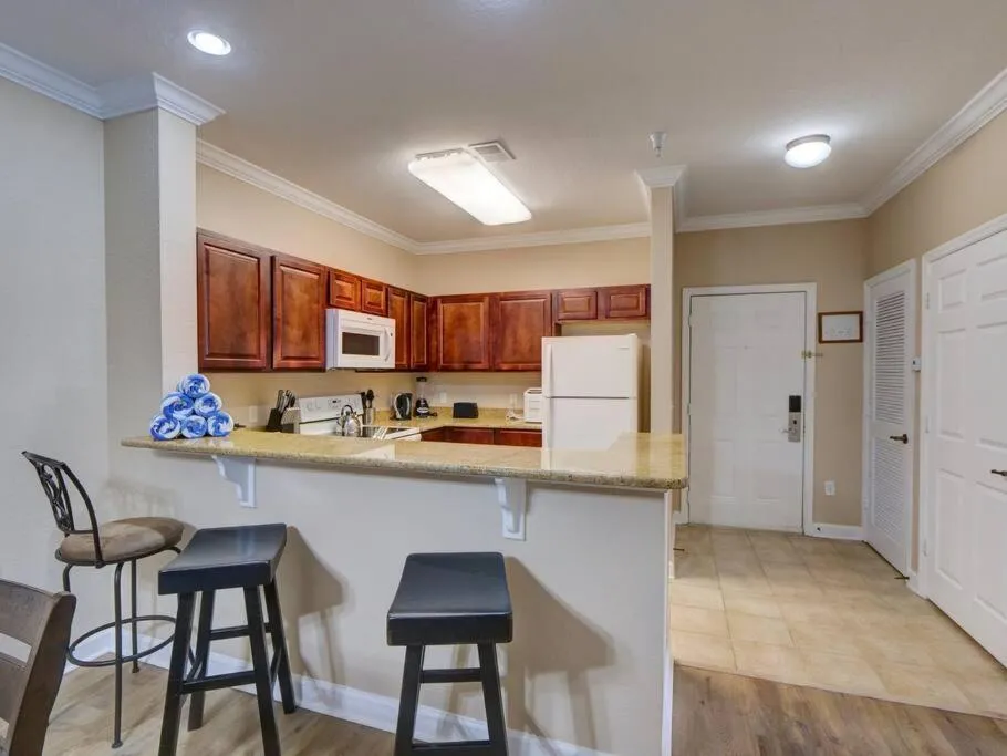 Poolside condo at Tuscana Resort with Hot Tub