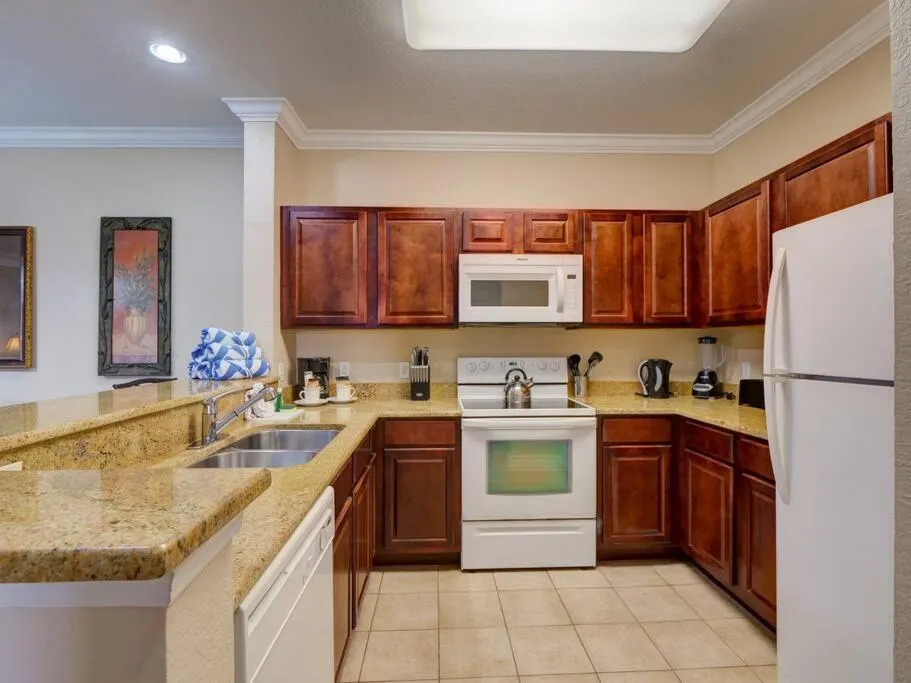 Poolside condo at Tuscana Resort with Hot Tub