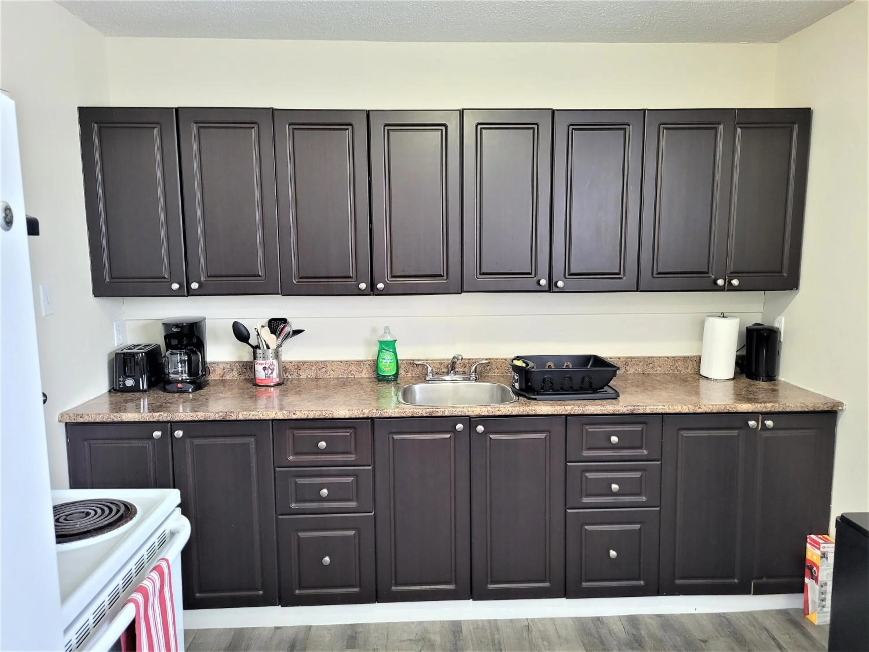 Kitchen or kitchenette in Cozy 4 bedroom townhouse - peaceful feel of home