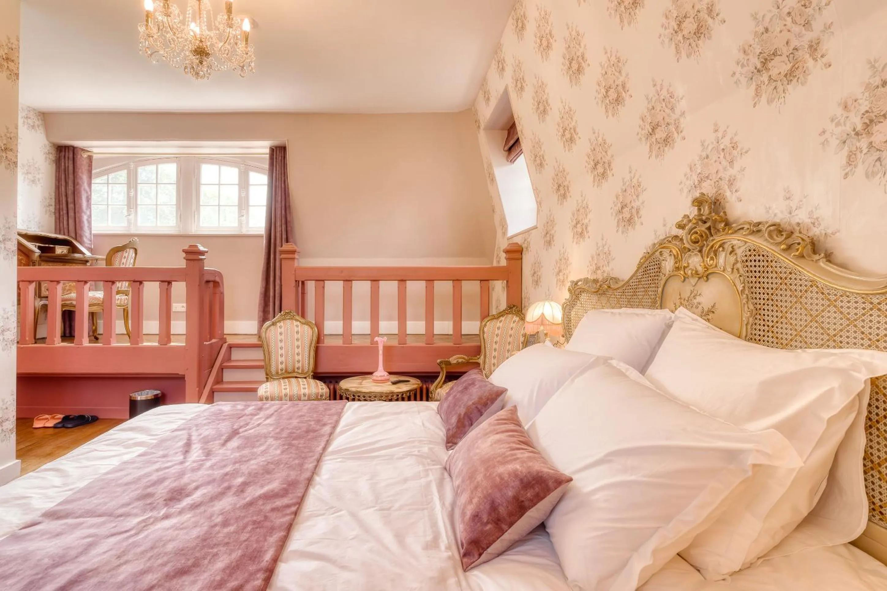 Bed in Le Petit Château de Barbizon au Bois du Mée