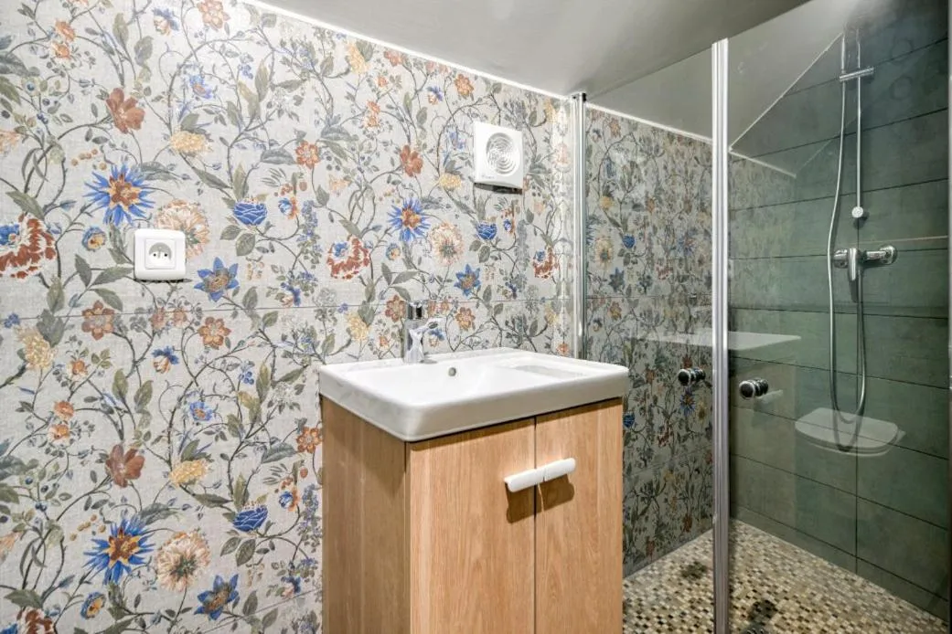 Le Petit Château de Barbizon au Bois du Mée