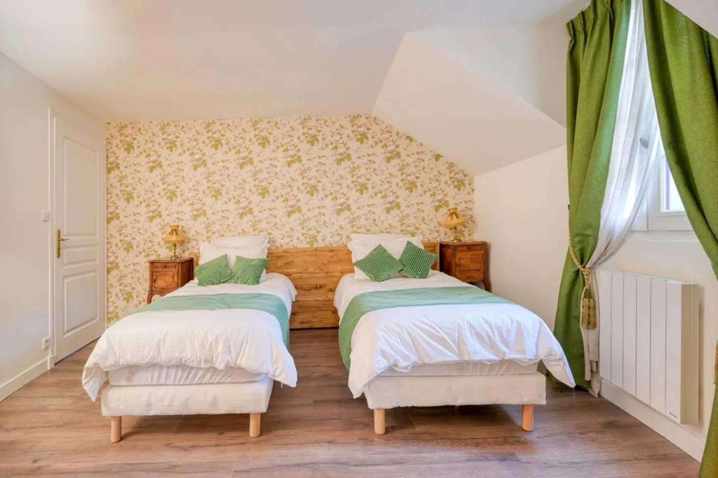 Bed in Le Petit Château de Barbizon au Bois du Mée