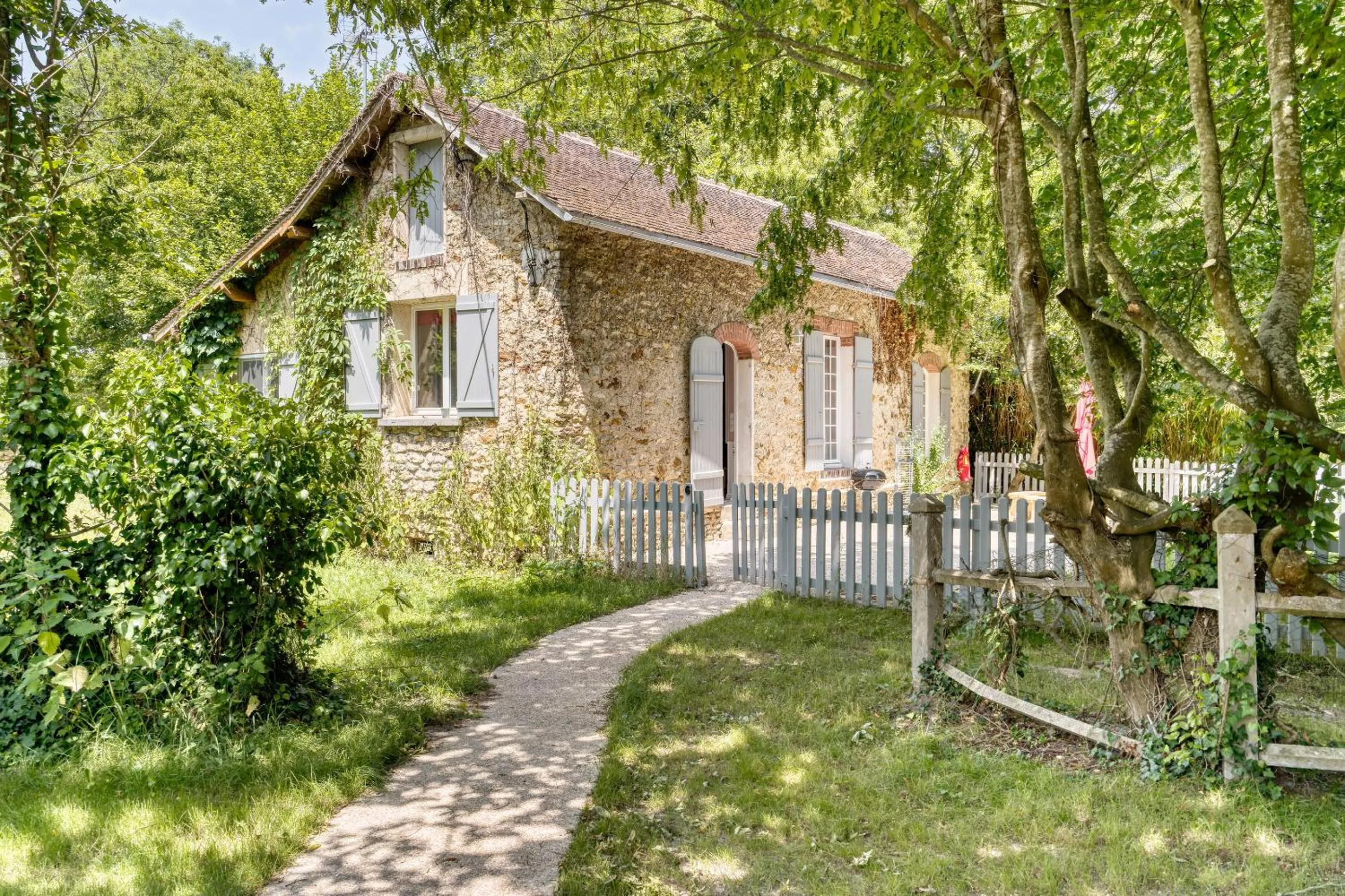 Le Petit Château de Barbizon au Bois du Mée