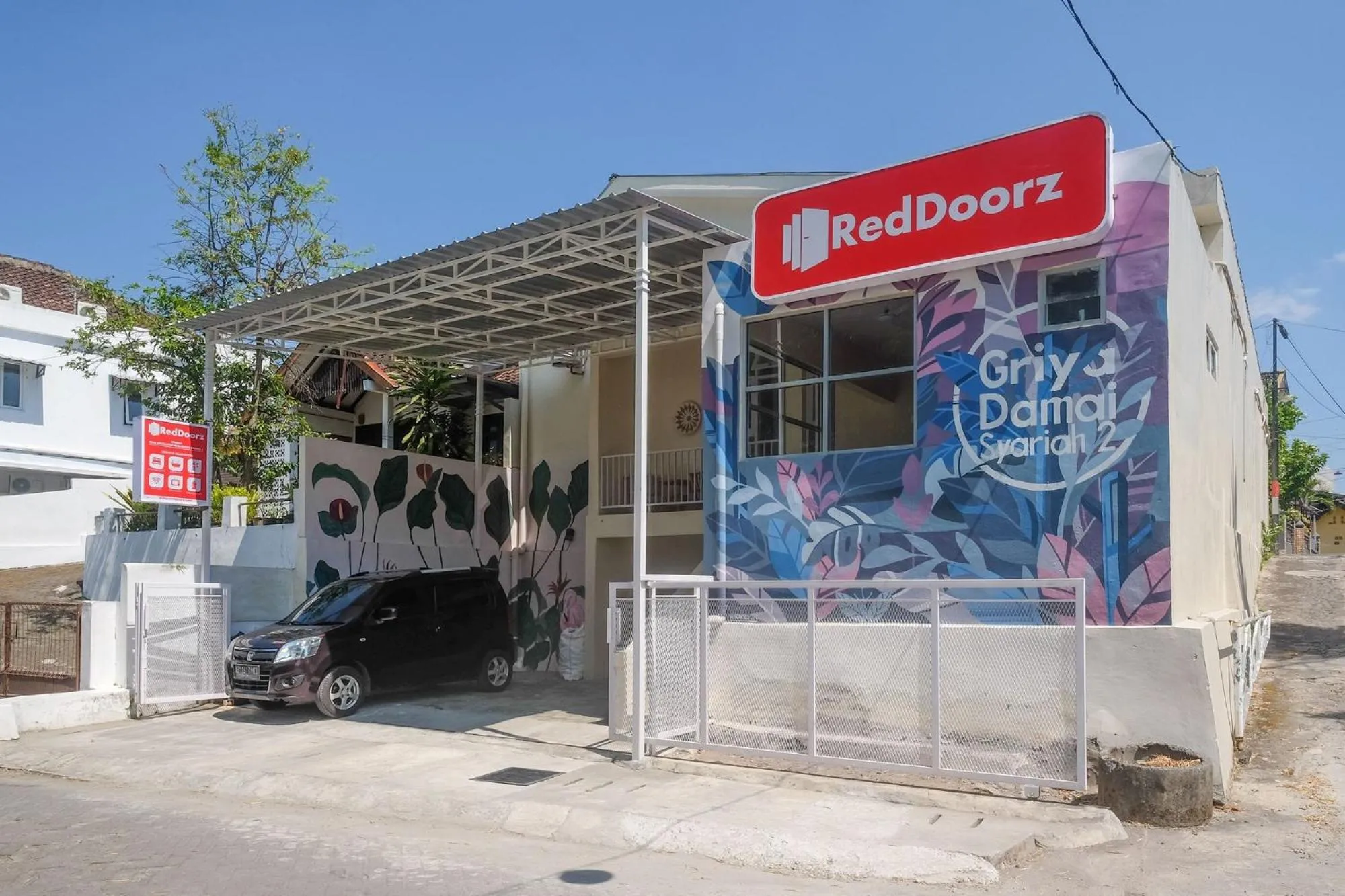 Property building in RedDoorz Syariah near Universitas Mercu Buana Kampus 2 Yogyakarta