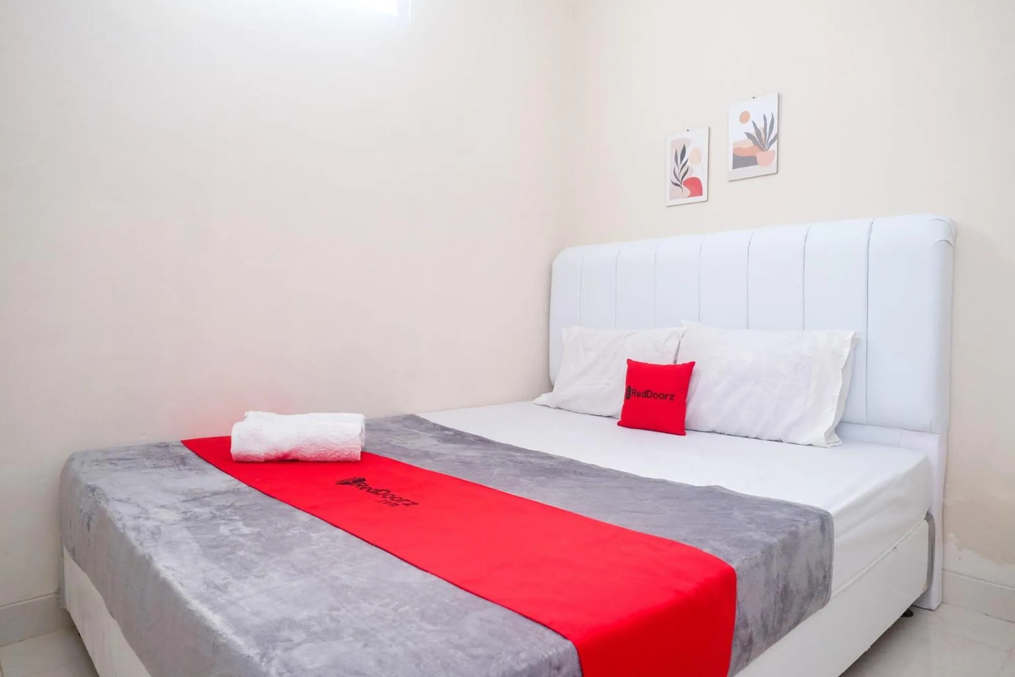 Bed in RedDoorz Syariah near Universitas Mercu Buana Kampus 2 Yogyakarta