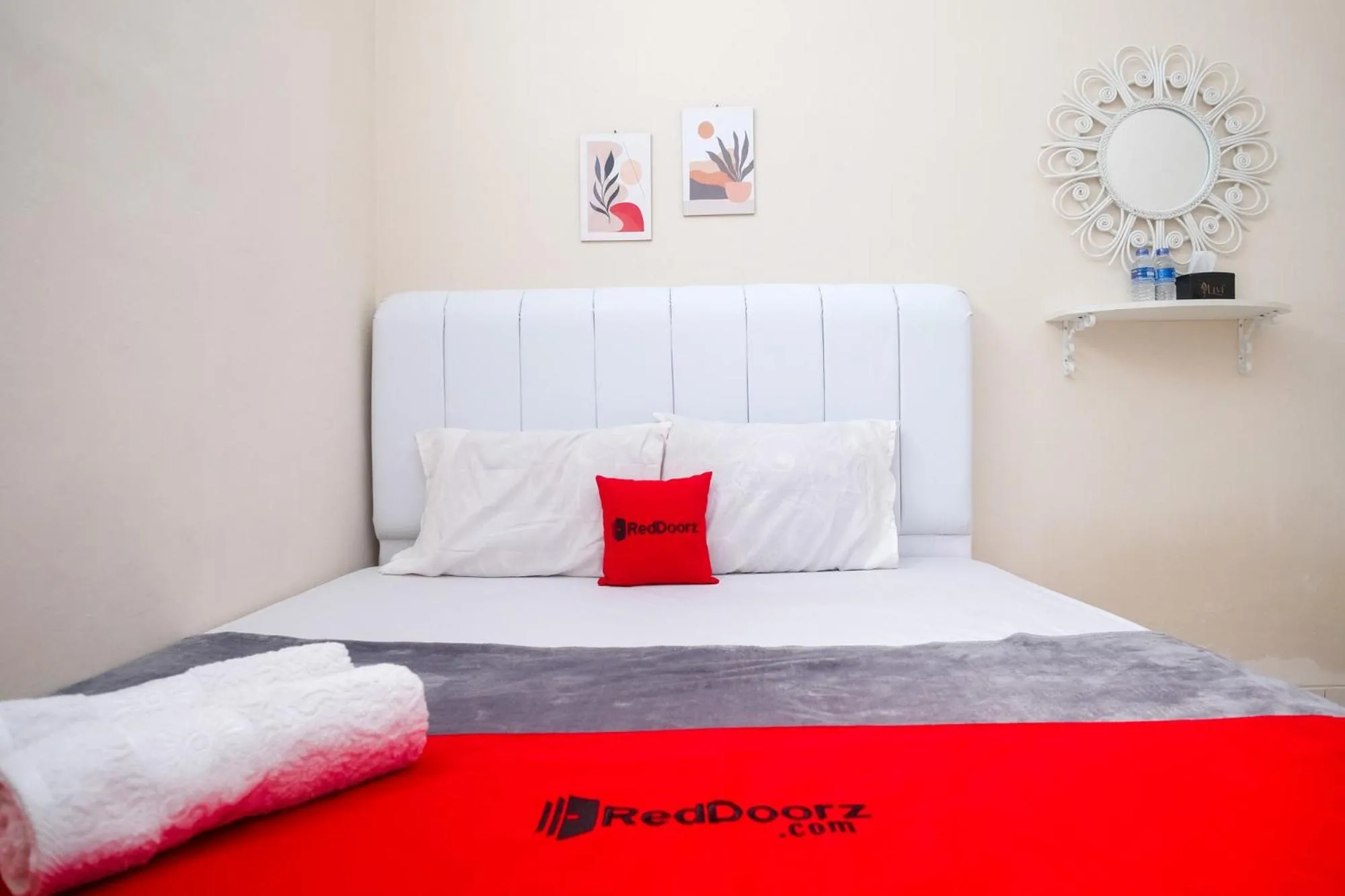 Bed in RedDoorz Syariah near Universitas Mercu Buana Kampus 2 Yogyakarta