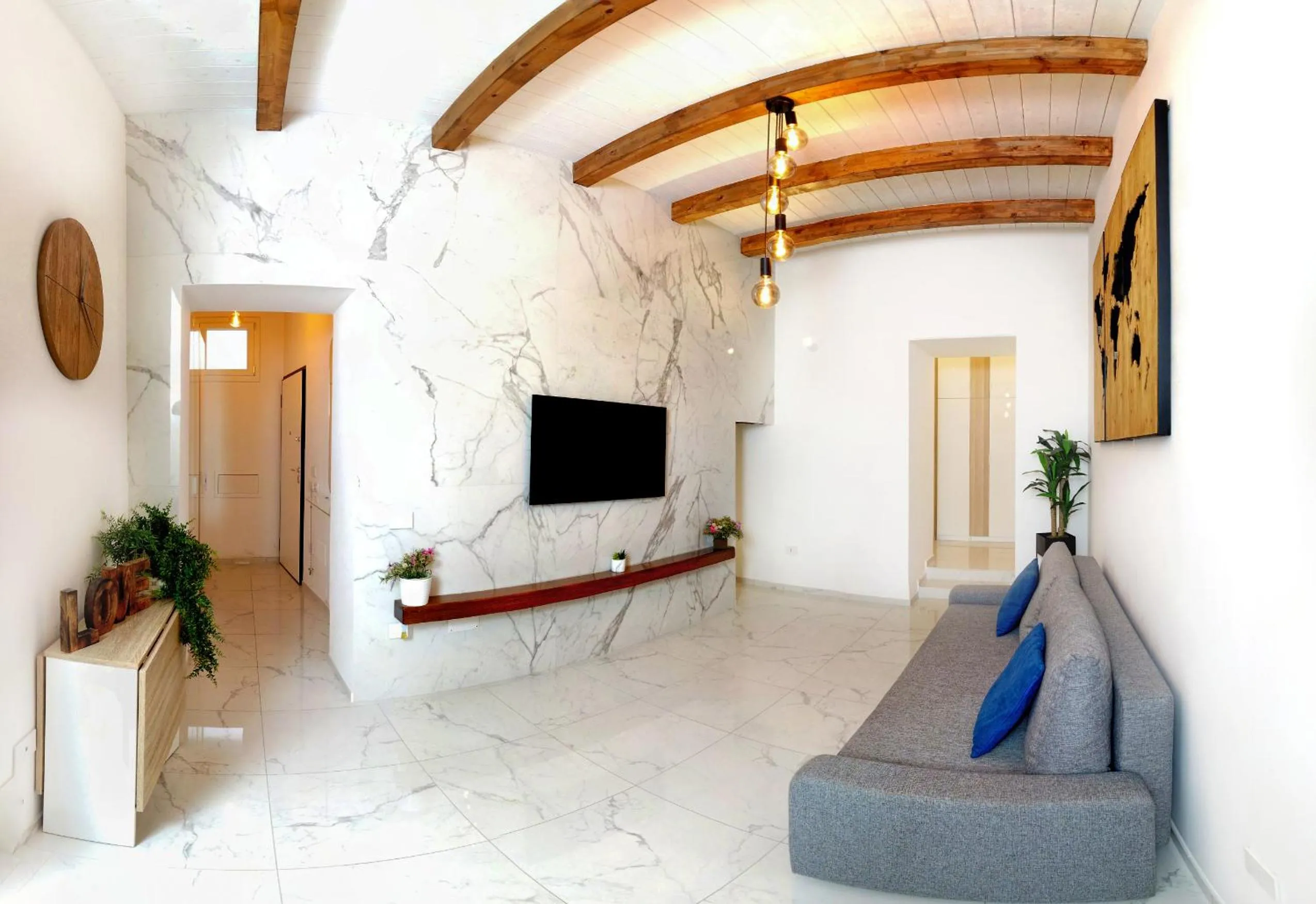 Communal lounge/ TV room in extra luxury apartment salerno center
