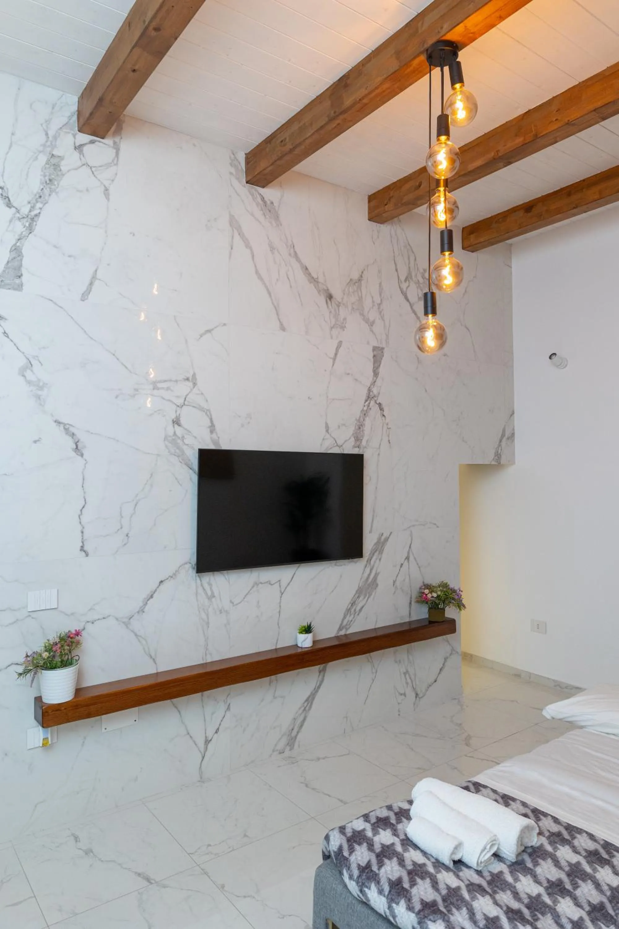 TV and multimedia, Bed in extra luxury apartment salerno center