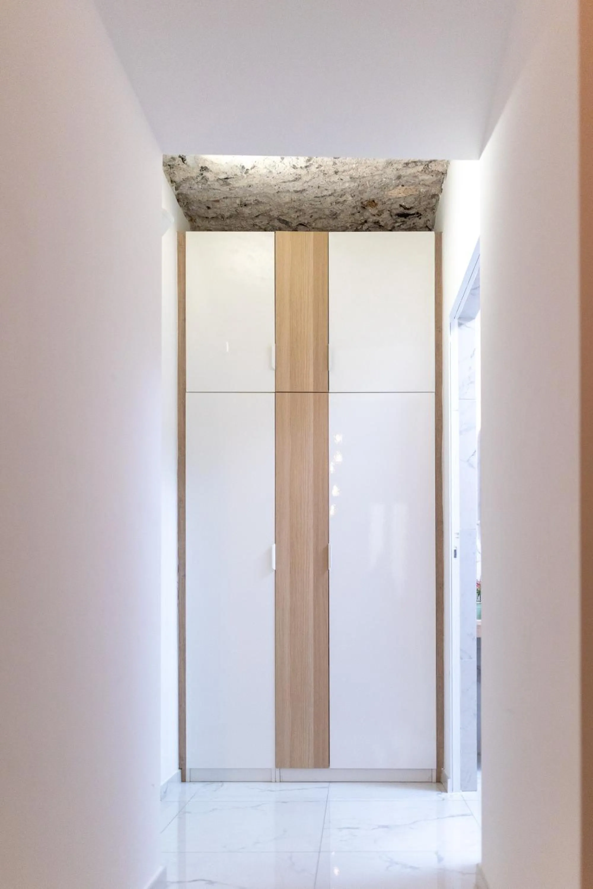 wardrobe in extra luxury apartment salerno center