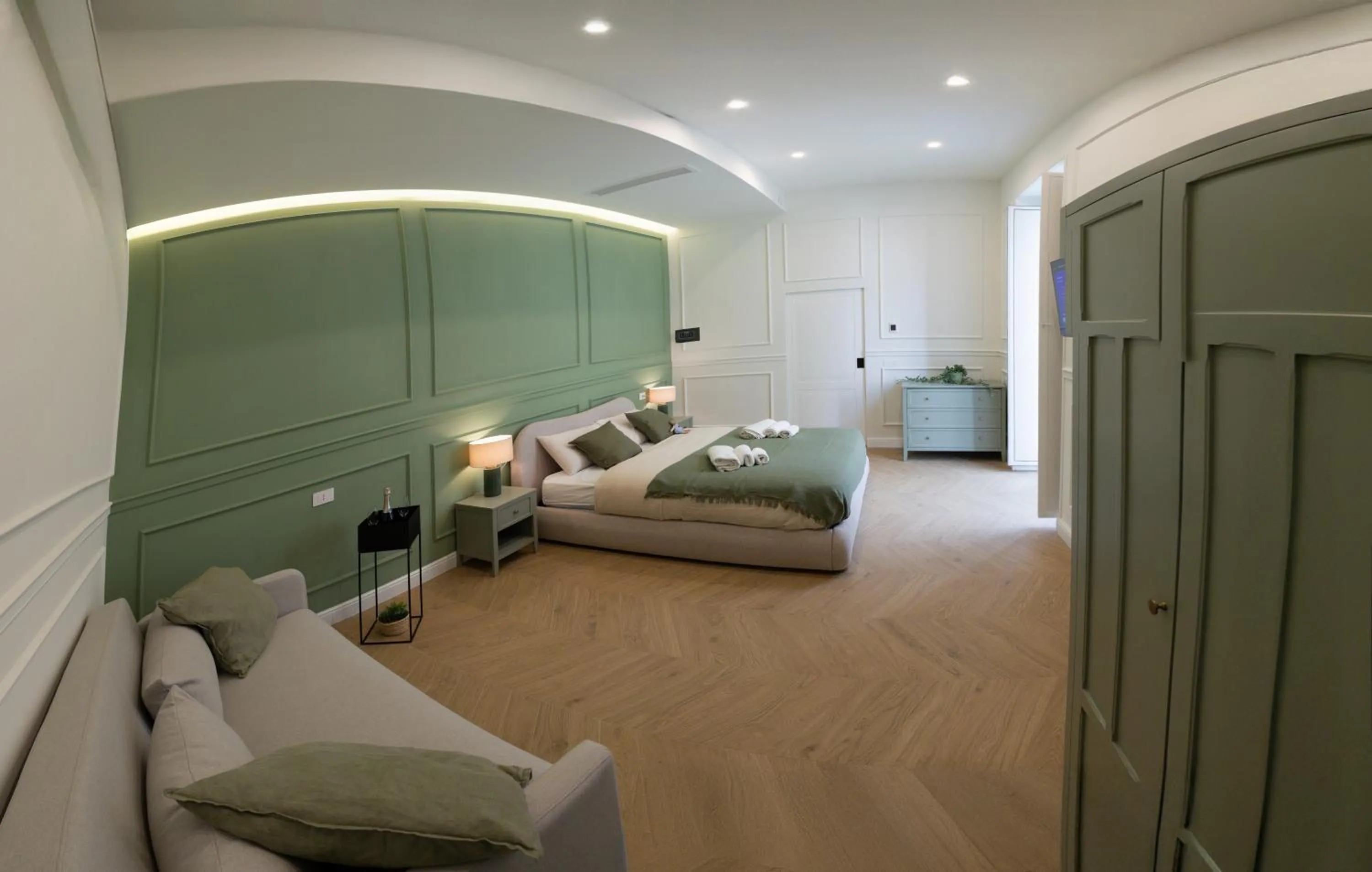 Bedroom, Bed in extra luxury apartment salerno center