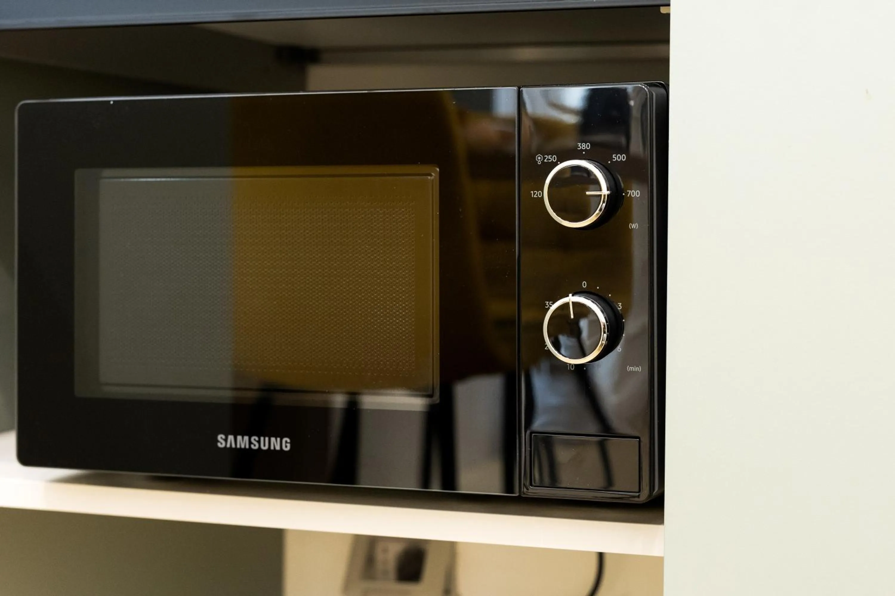 microwave in extra luxury apartment salerno center