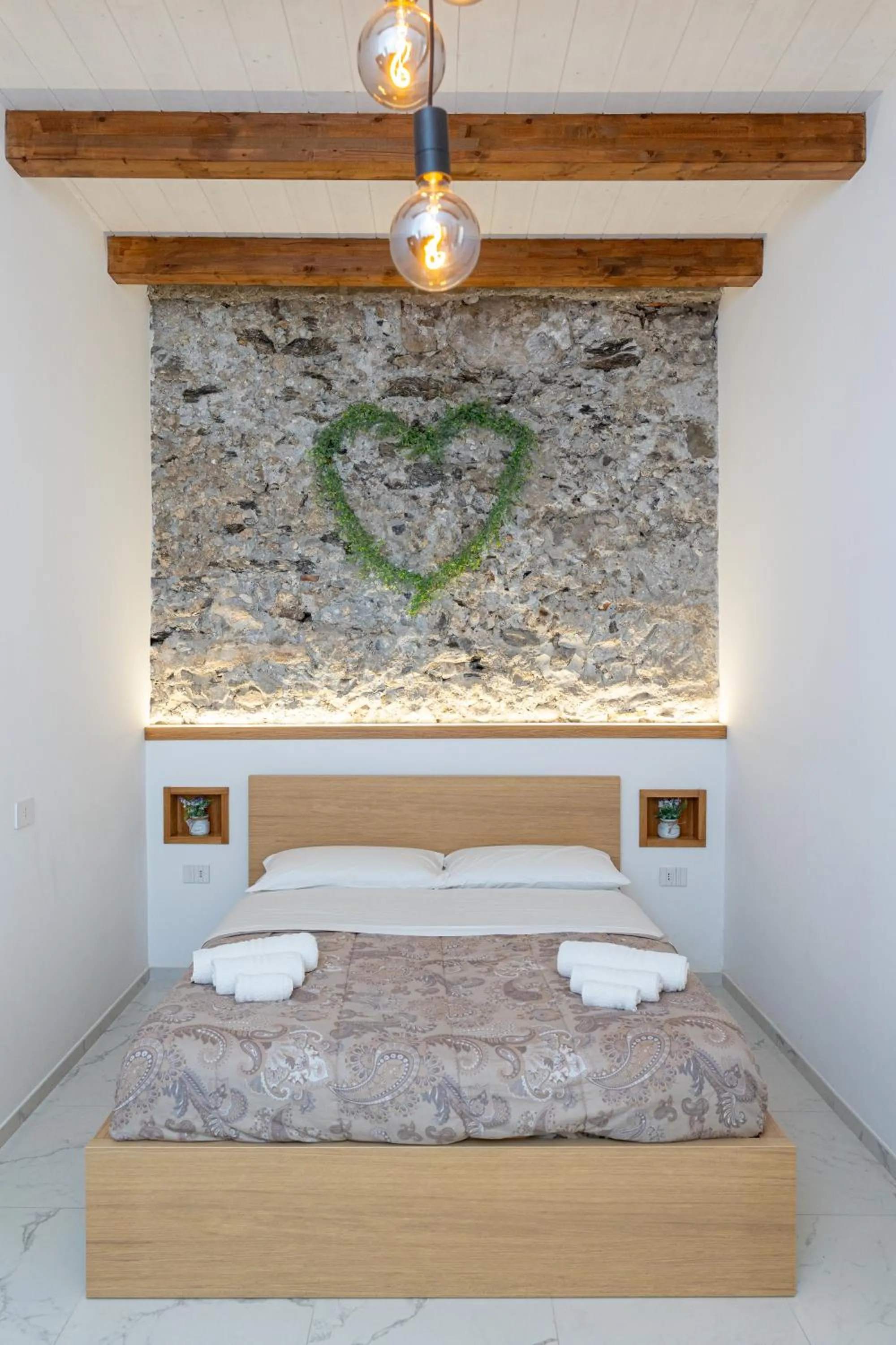 Photo of the whole room, Bed in extra luxury apartment salerno center