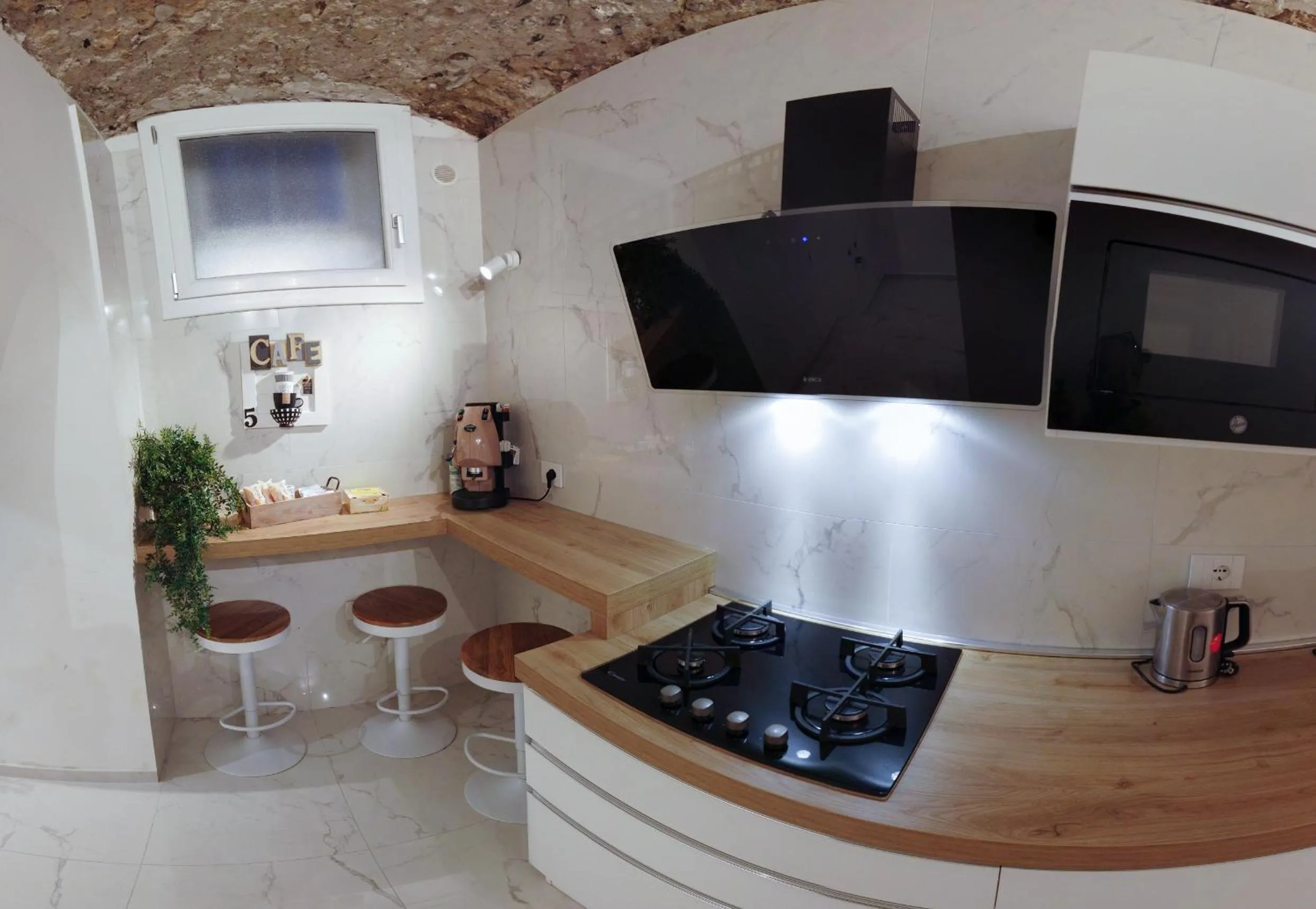 stove in extra luxury apartment salerno center