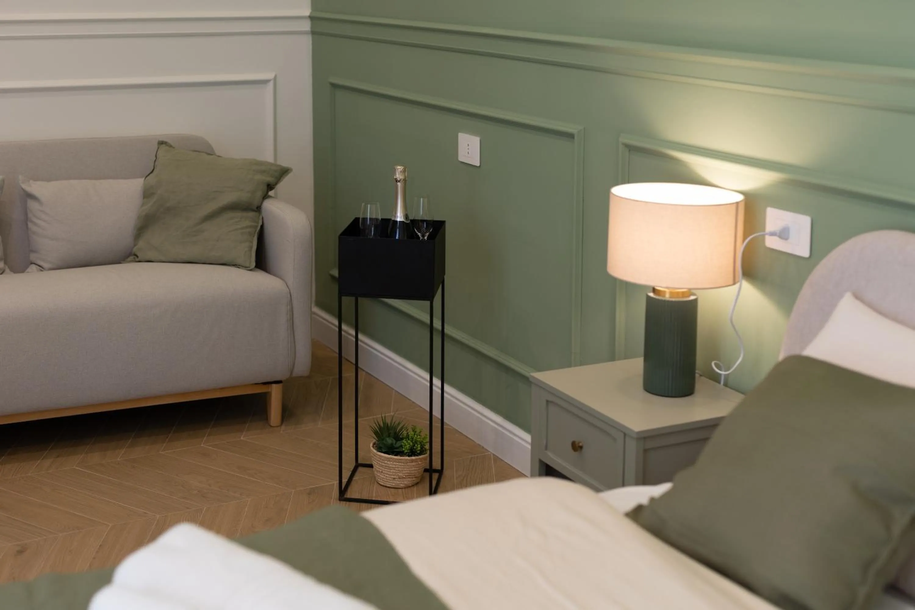 Bed in extra luxury apartment salerno center
