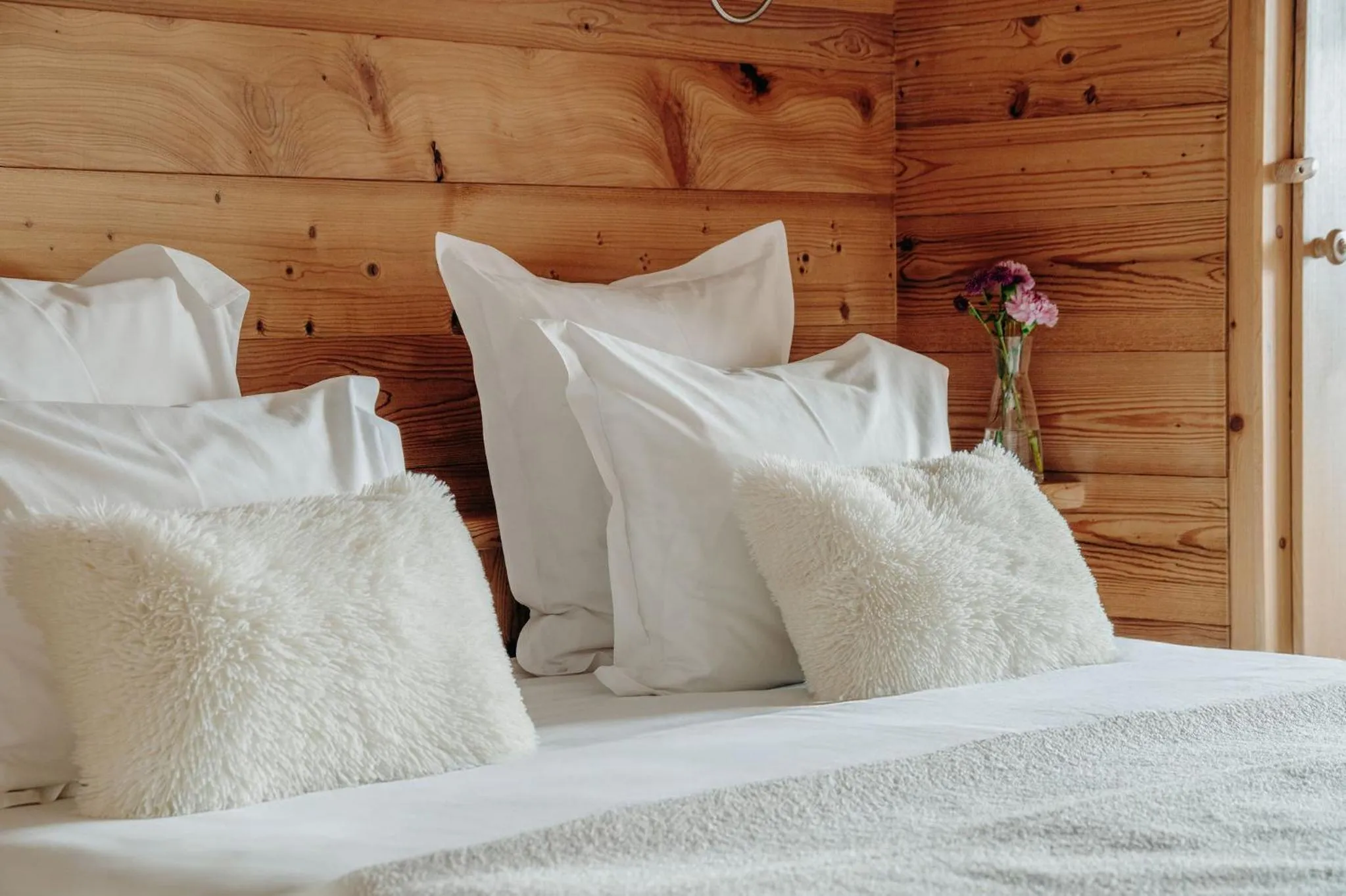 Bedroom, Bed in Le Chalet Hôtel Cordon Adults Only