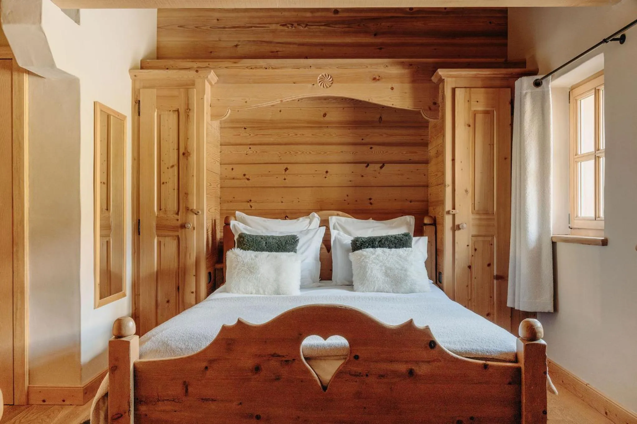 Photo of the whole room, Bed in Le Chalet Hôtel Cordon Adults Only