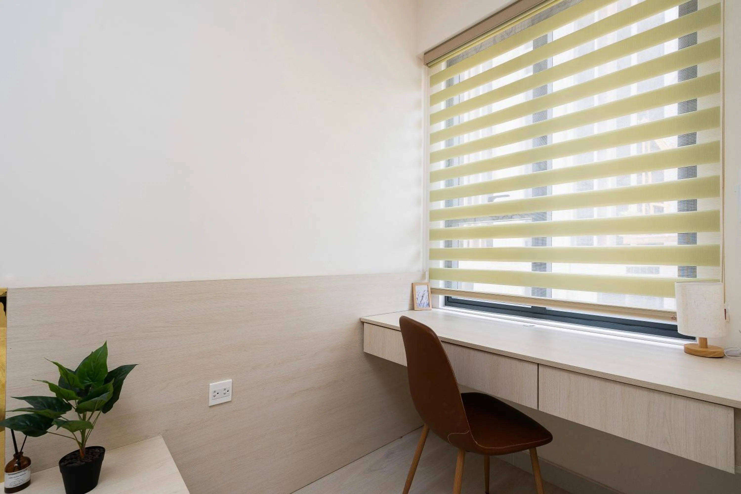 hair dresser in Otis Soho Saigon Balcony Apartment