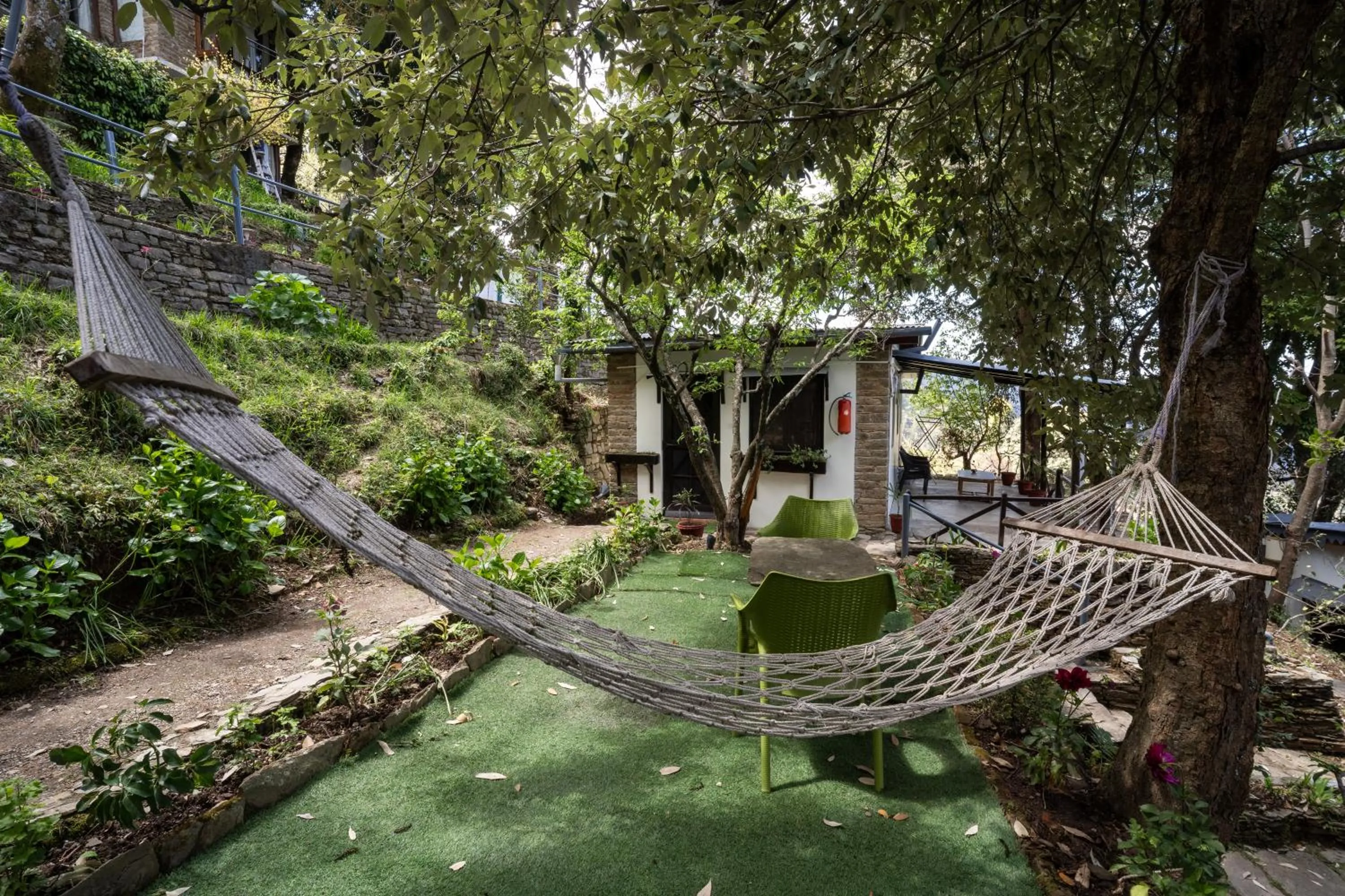 Garden in Avenida Snowcap Retreat