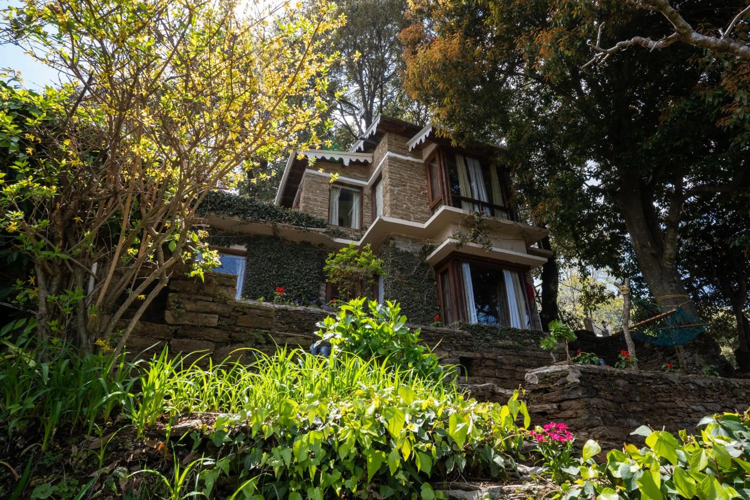 Property building in Avenida Snowcap Retreat