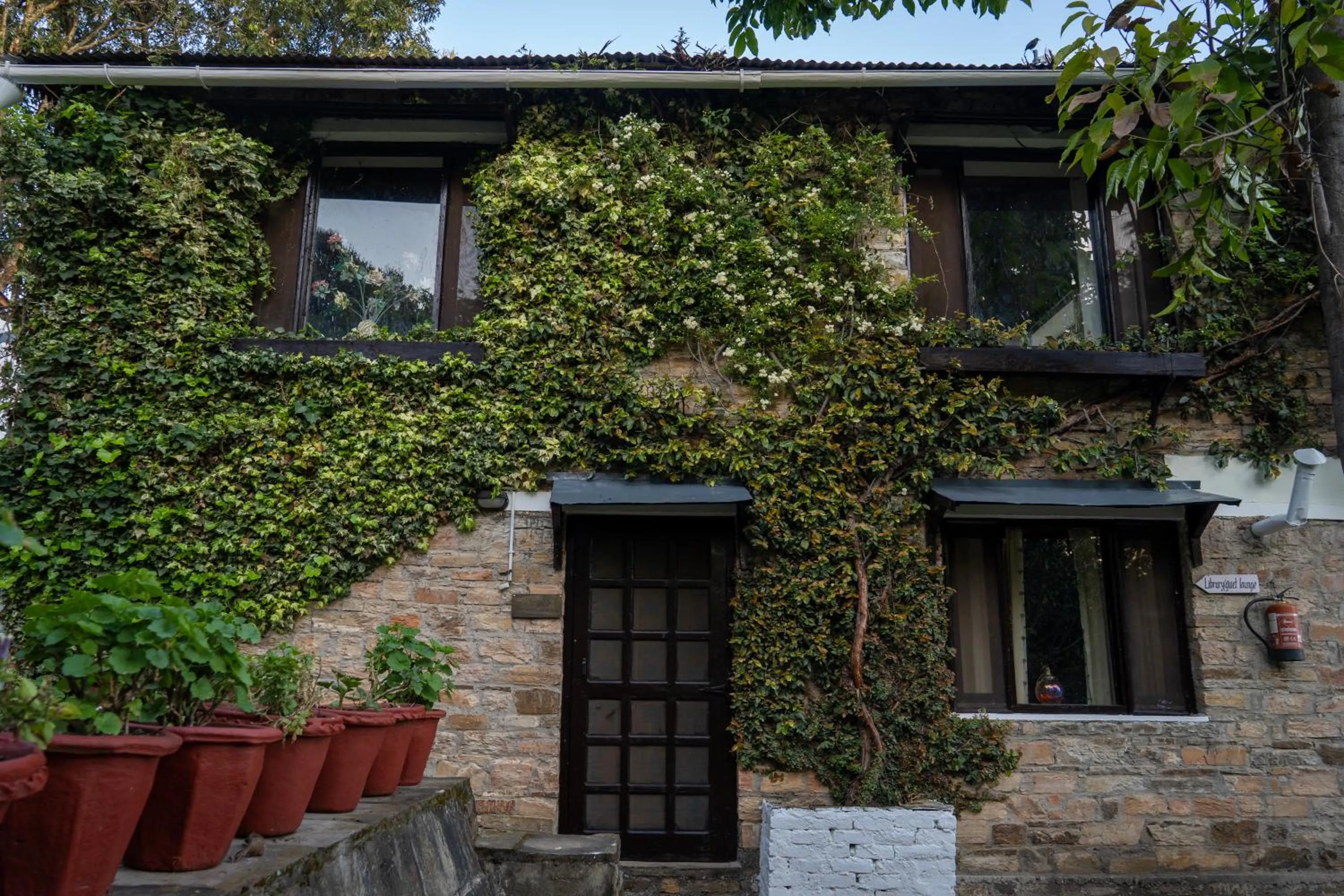 Property building in Avenida Snowcap Retreat