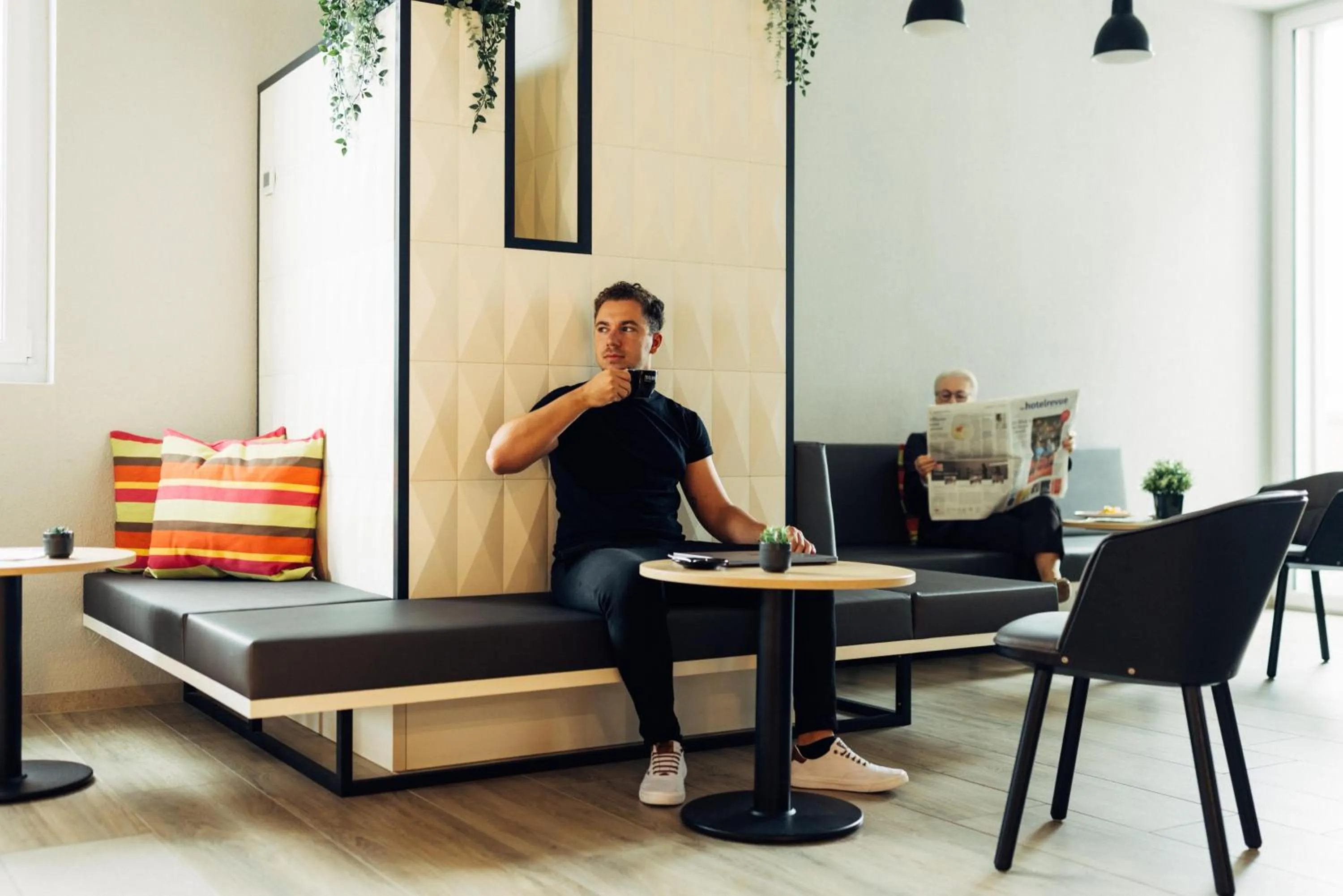 Lobby or reception in harry's home Zürich-Limmattal