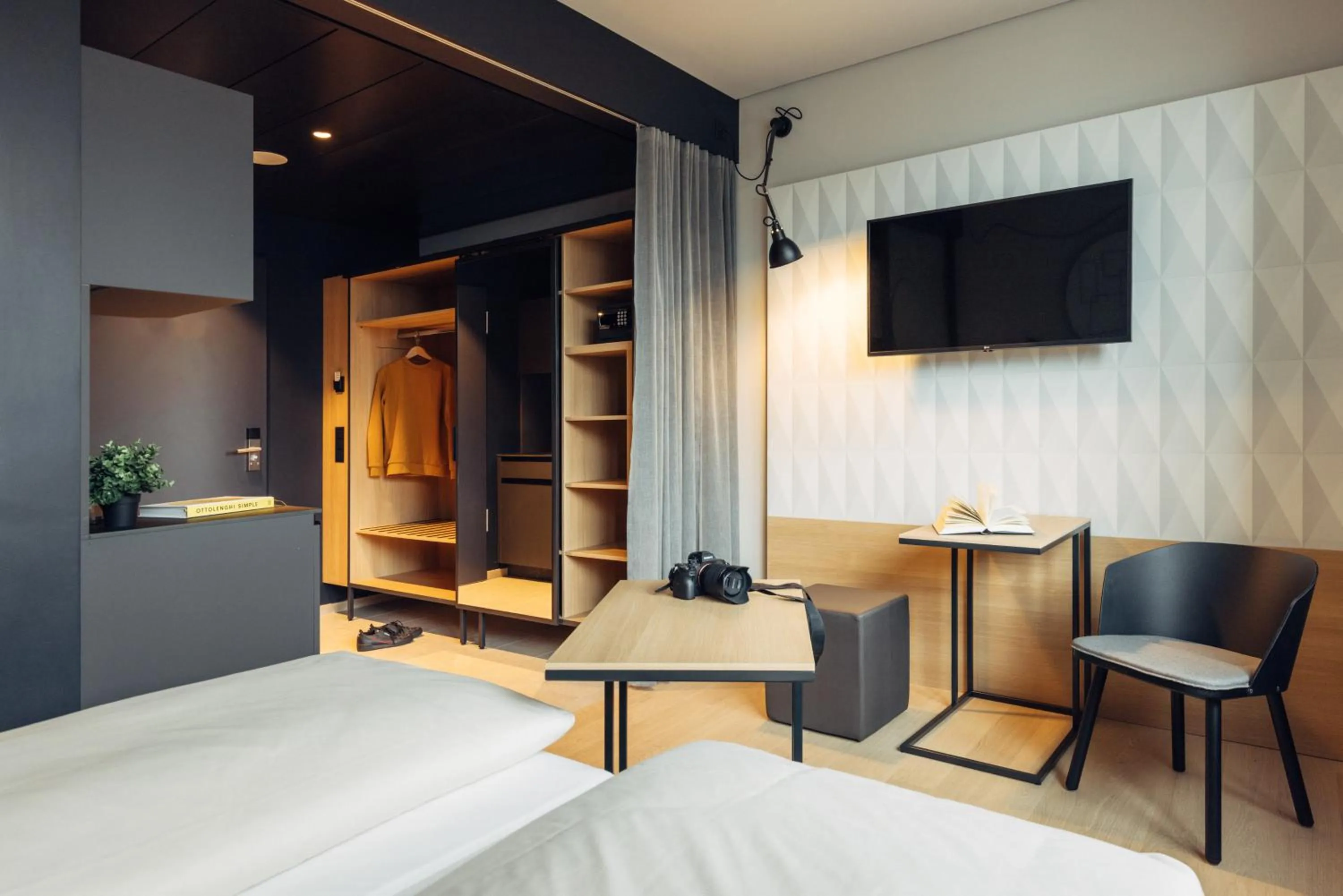 TV and multimedia, Bed in harry's home Zürich-Limmattal