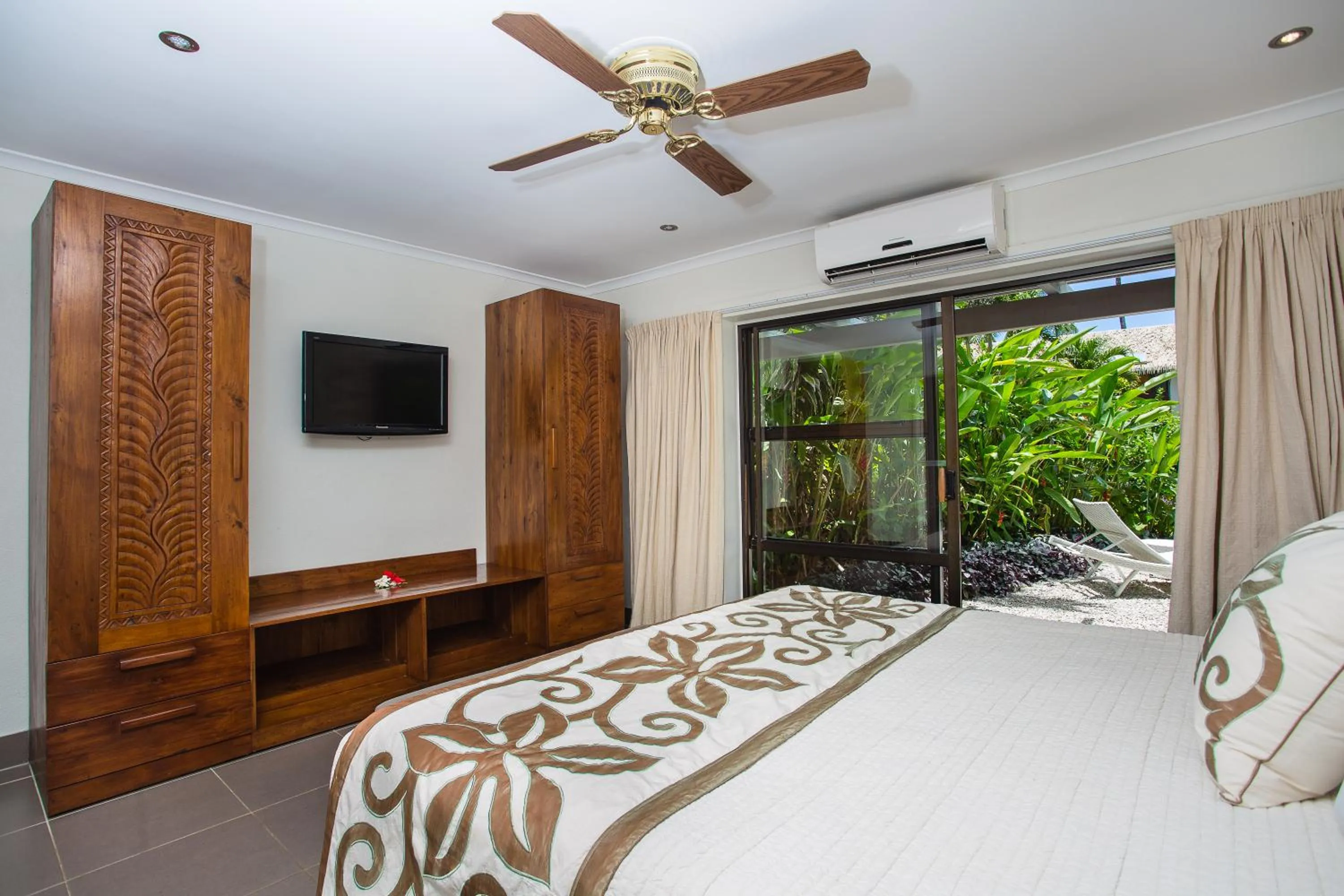 TV and multimedia, Bed in Pacific Resort Rarotonga