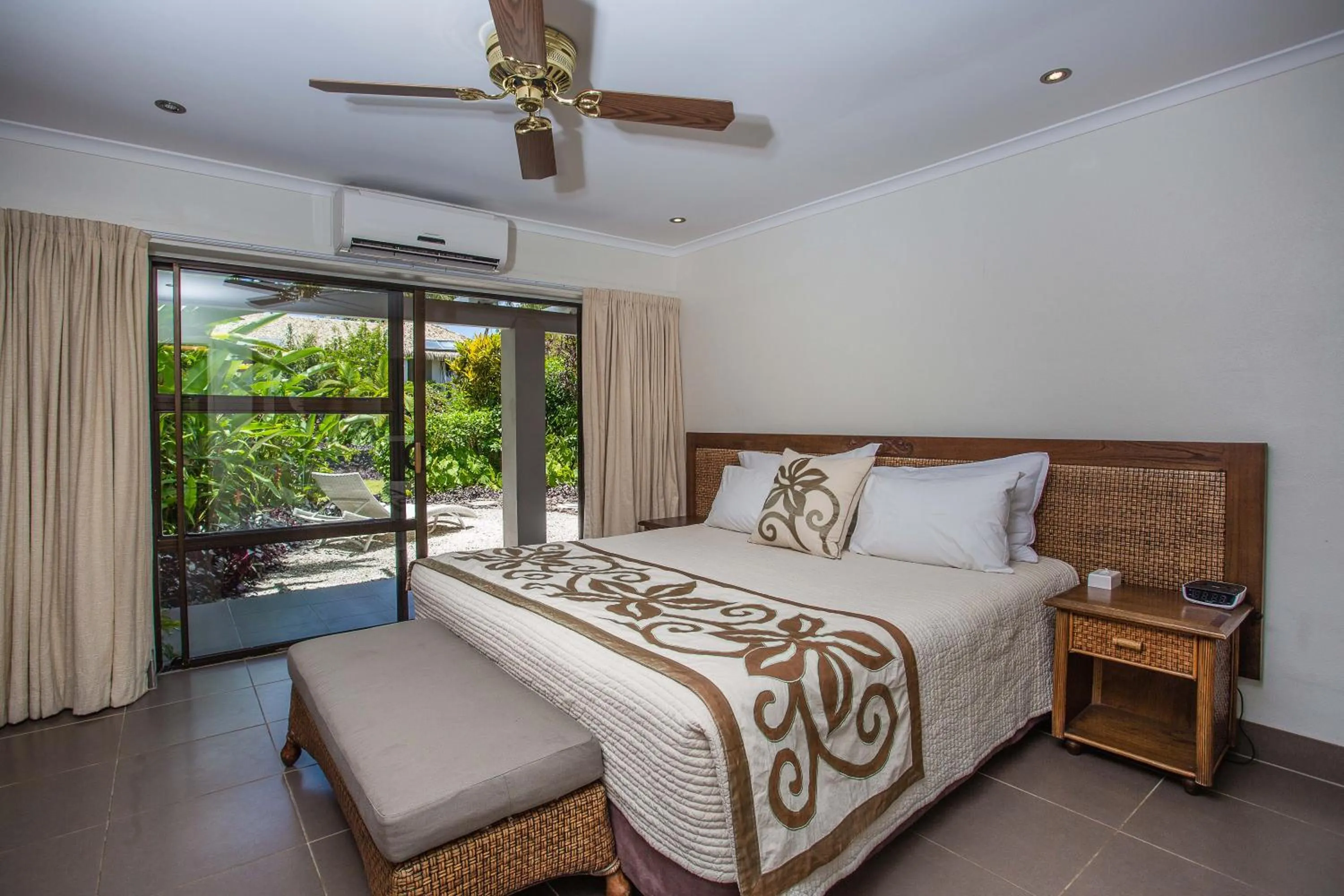 Bed in Pacific Resort Rarotonga