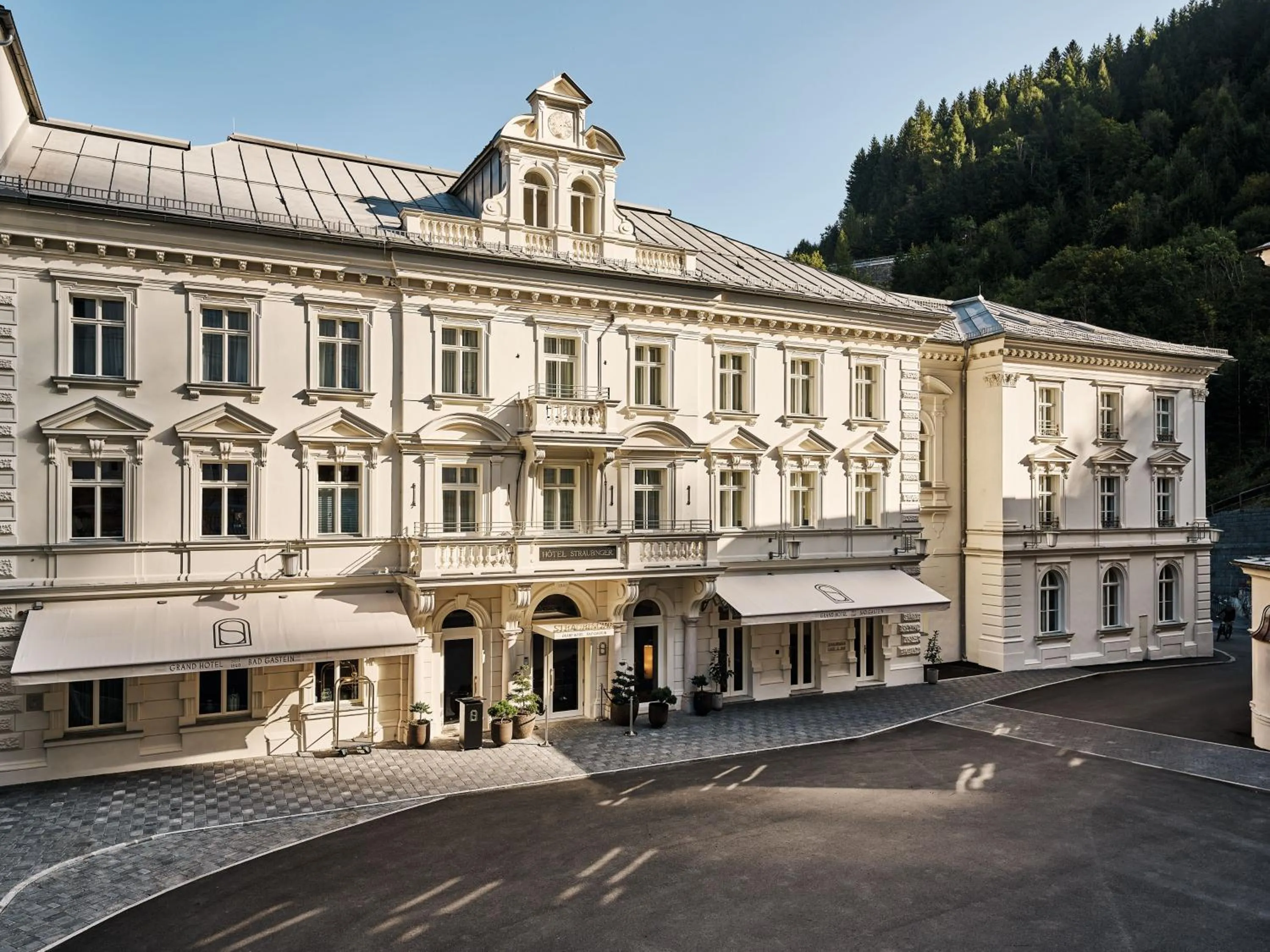 Facade/entrance in A-ROSA Straubinger Grand Hotel Bad Gastein - Adults Only