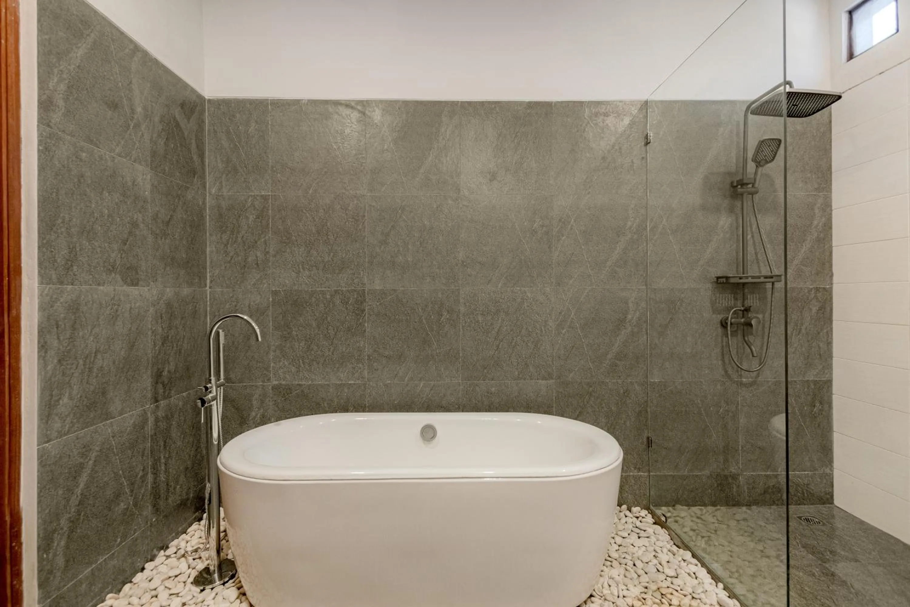 Shower in Villa Kisaraa - Kerobokan x Seminyak x Canggu