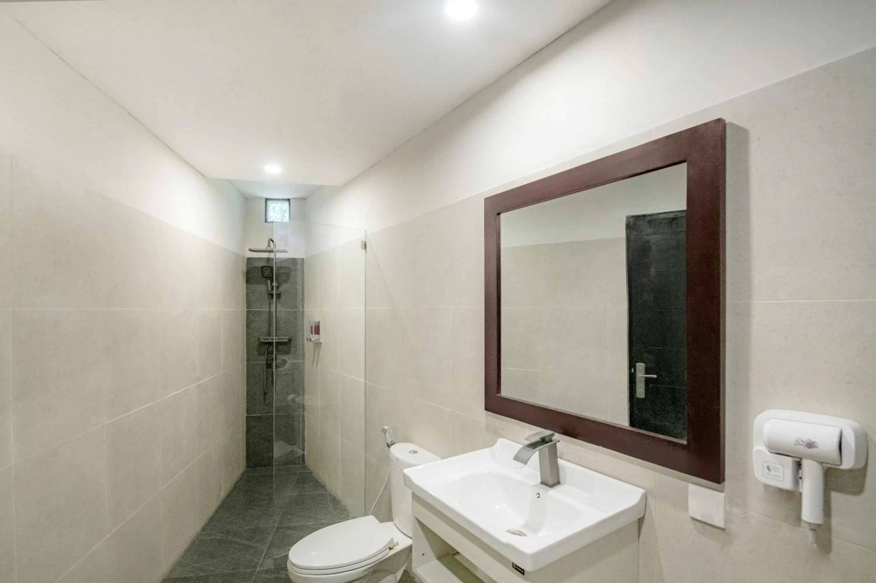 Shower in Villa Kisaraa - Kerobokan x Seminyak x Canggu