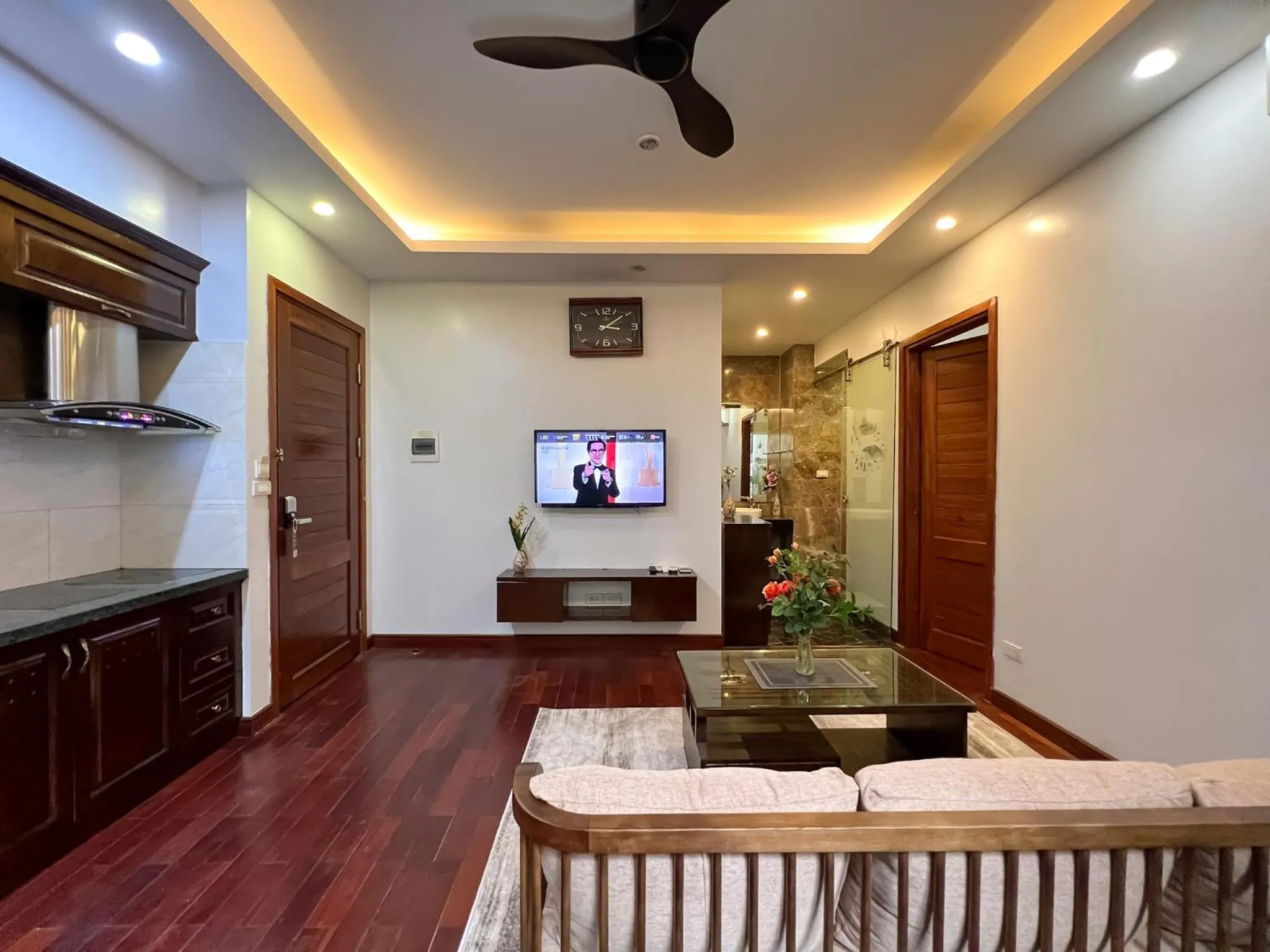 TV and multimedia in NINE HOUSING 535 Kim Ma