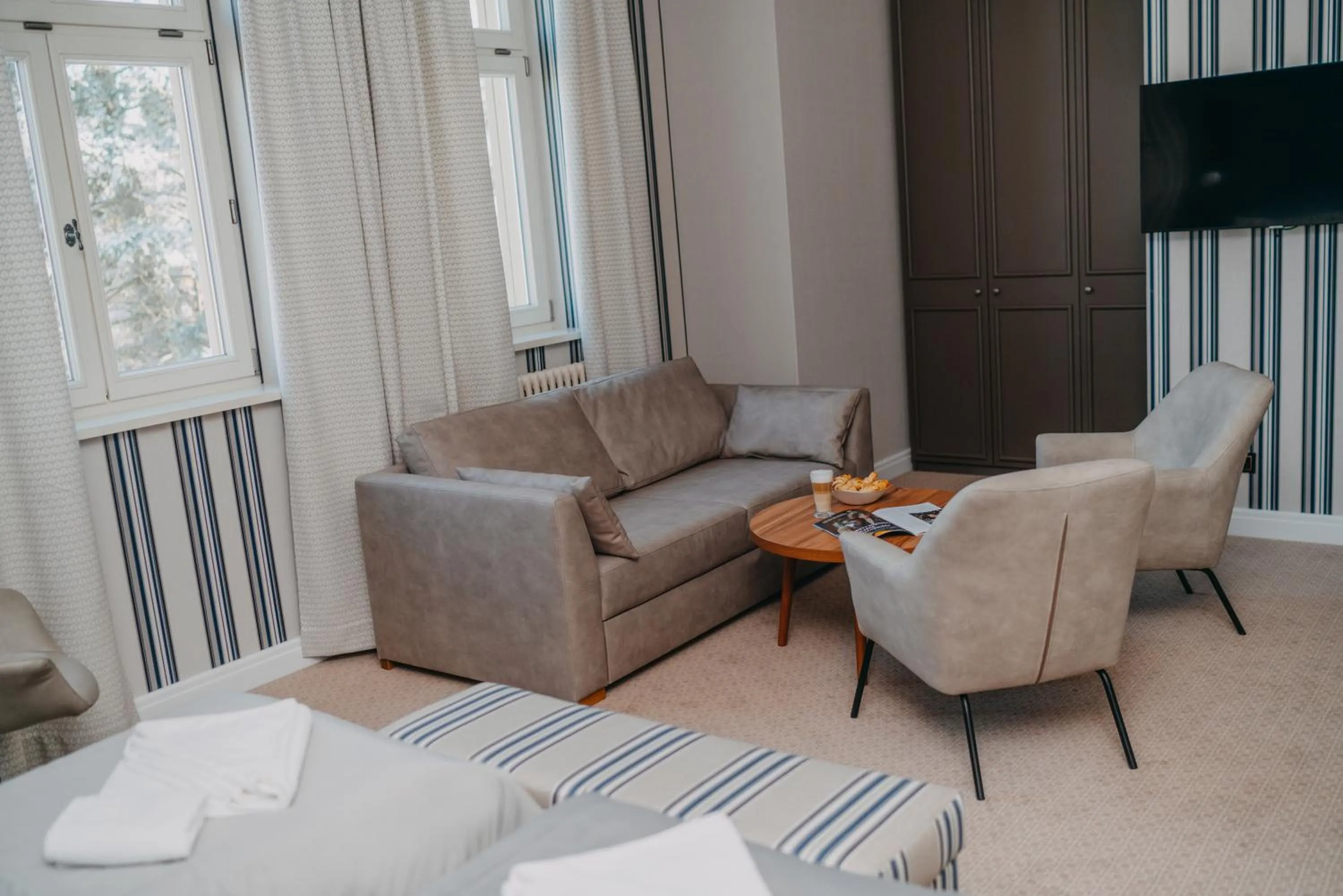 Photo of the whole room in Platinum Adults