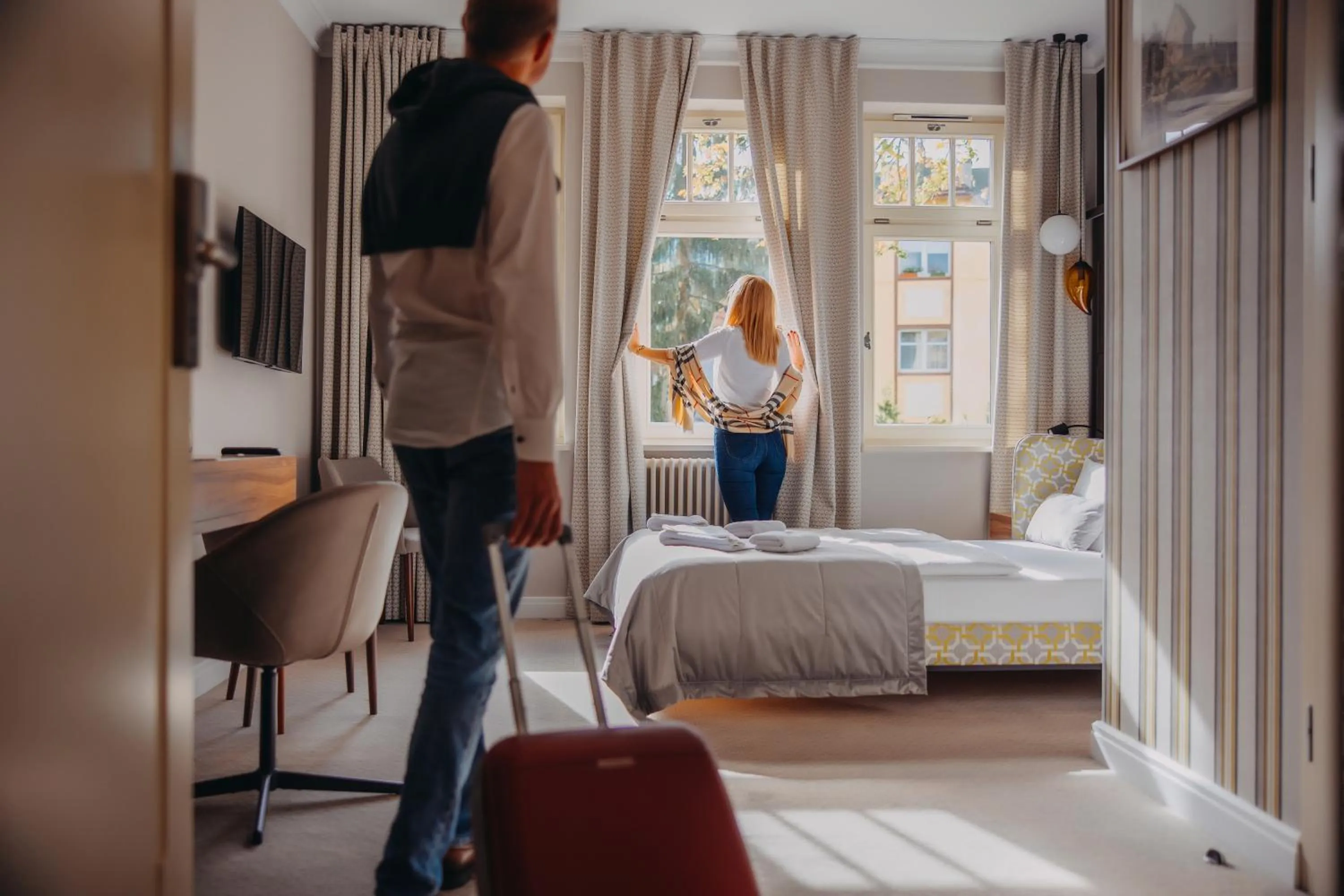 Photo of the whole room, Bed in Platinum Adults