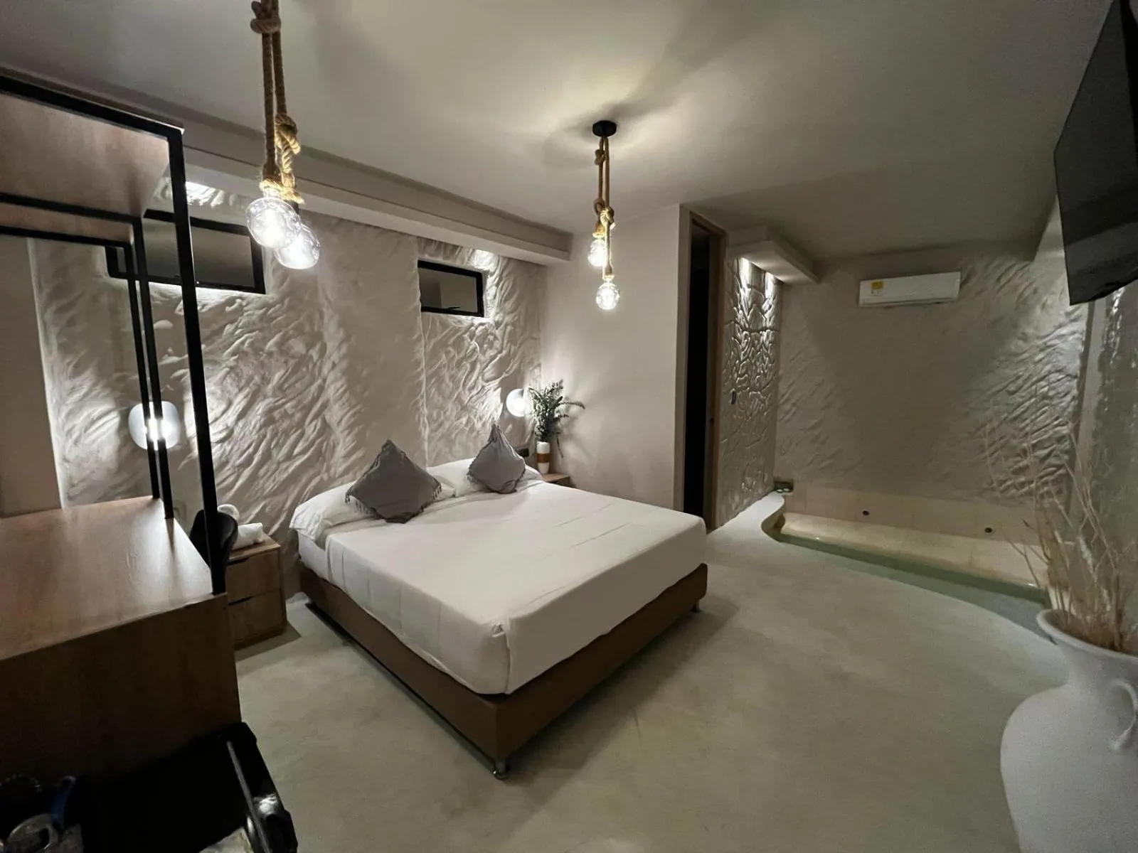 Bedroom, Bed in HOTEL BALI AT POBLADO