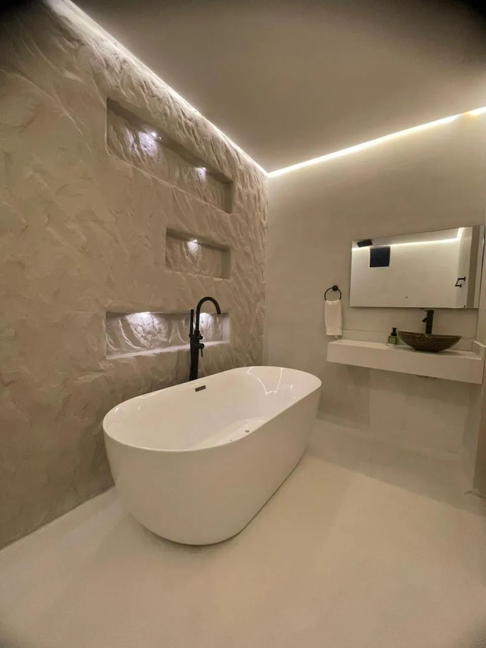 Bath in HOTEL BALI AT POBLADO