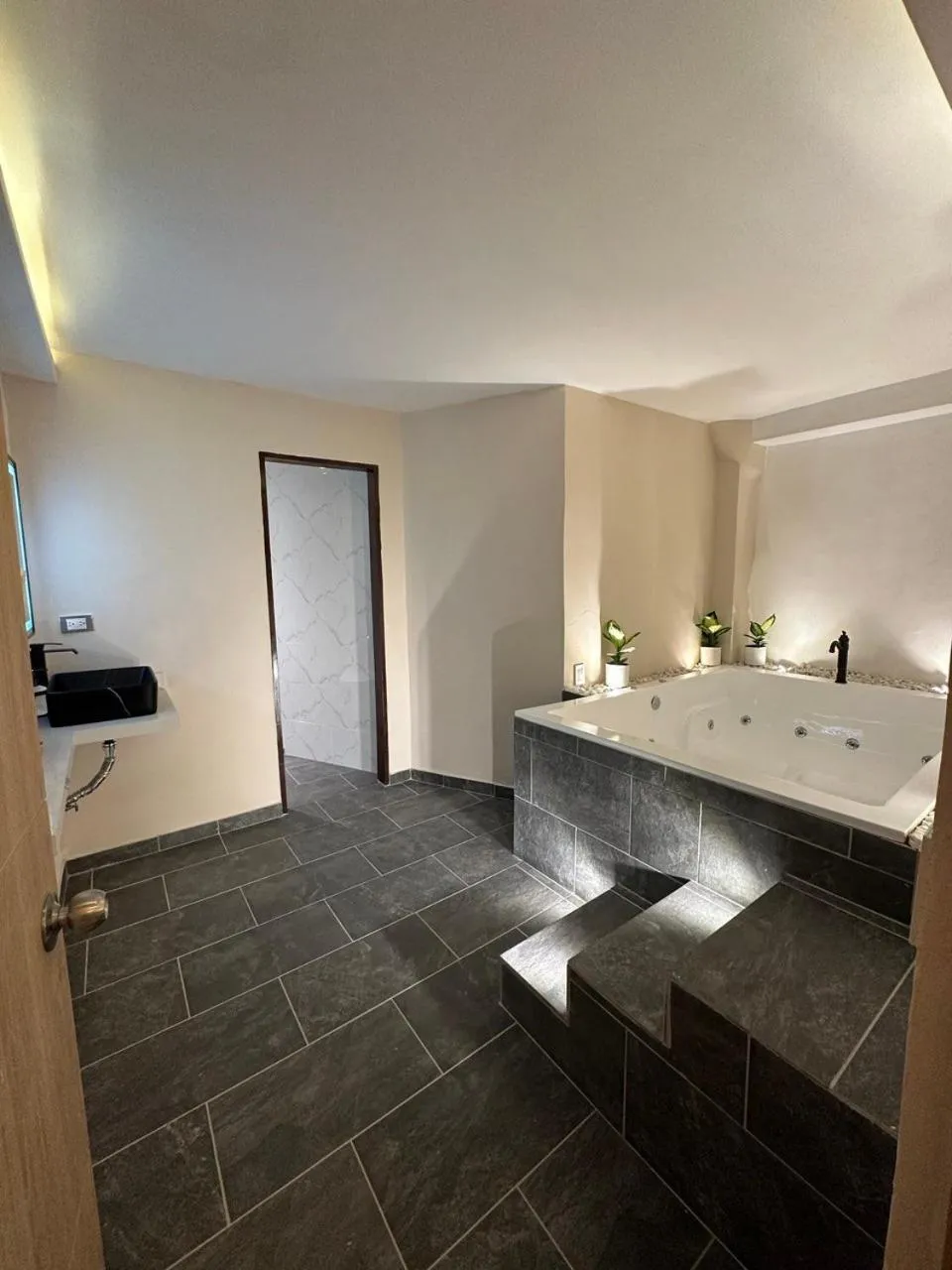 Hot Tub in HOTEL BALI AT POBLADO