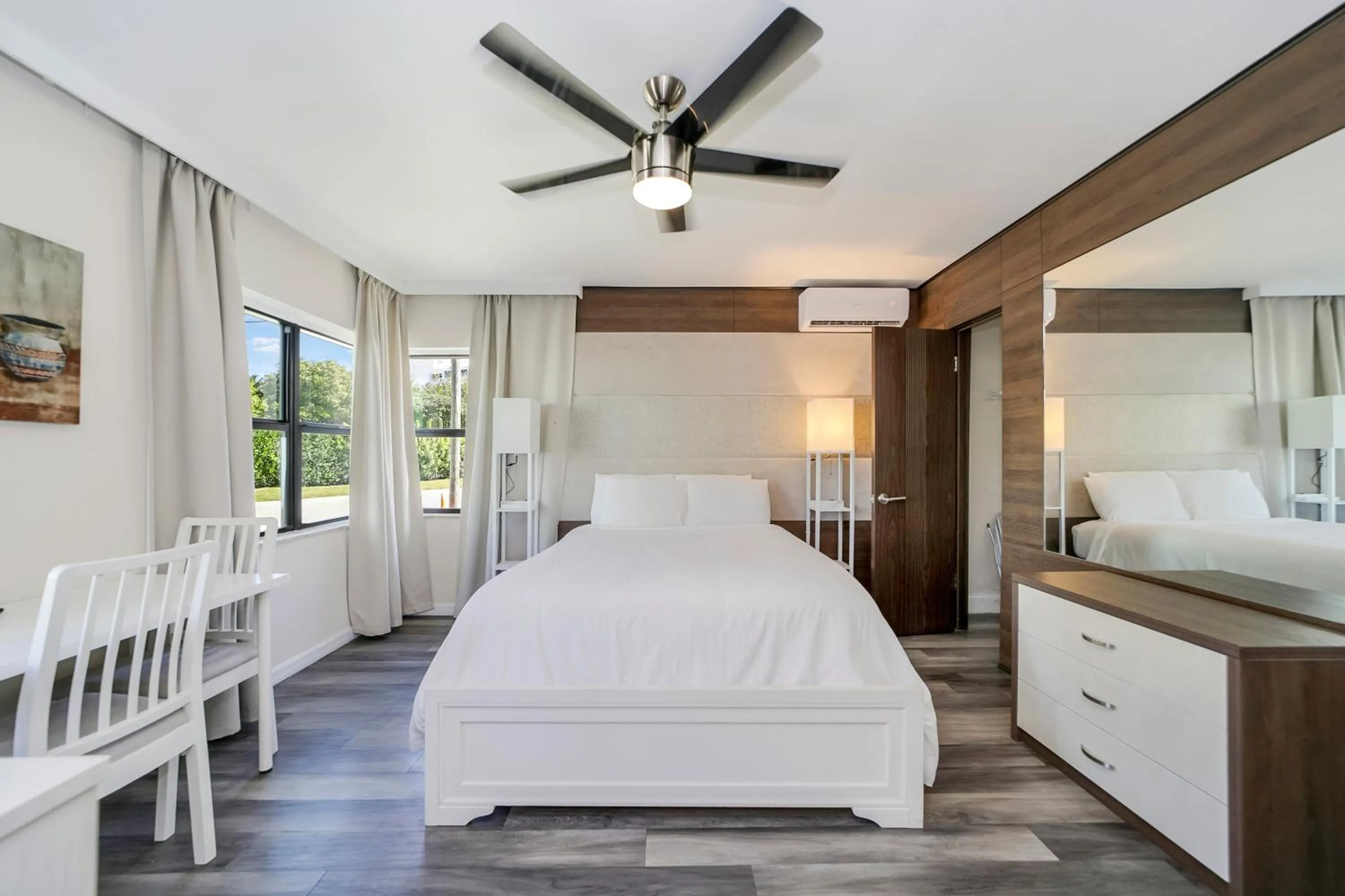 Bed in Deco Boutique Hotel