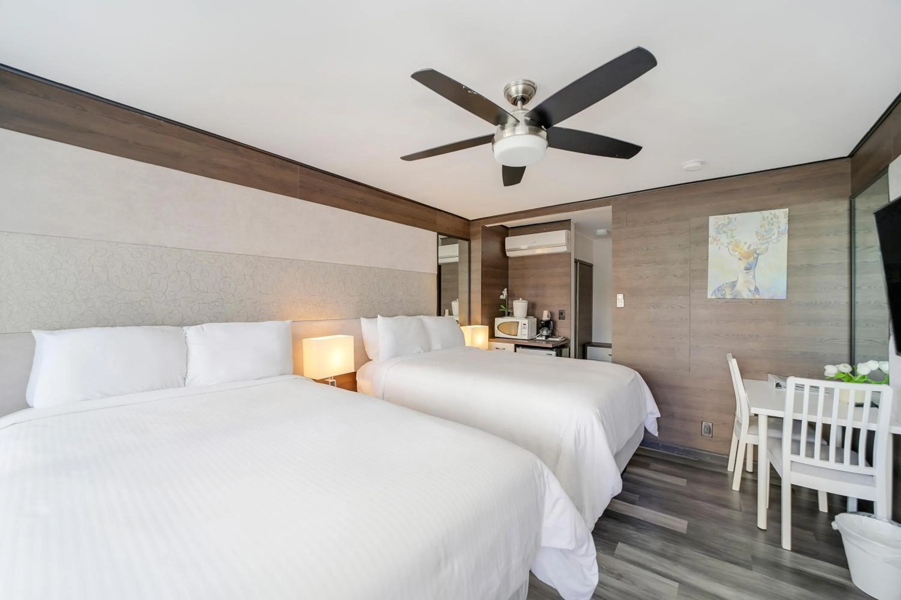 Bed in Deco Boutique Hotel