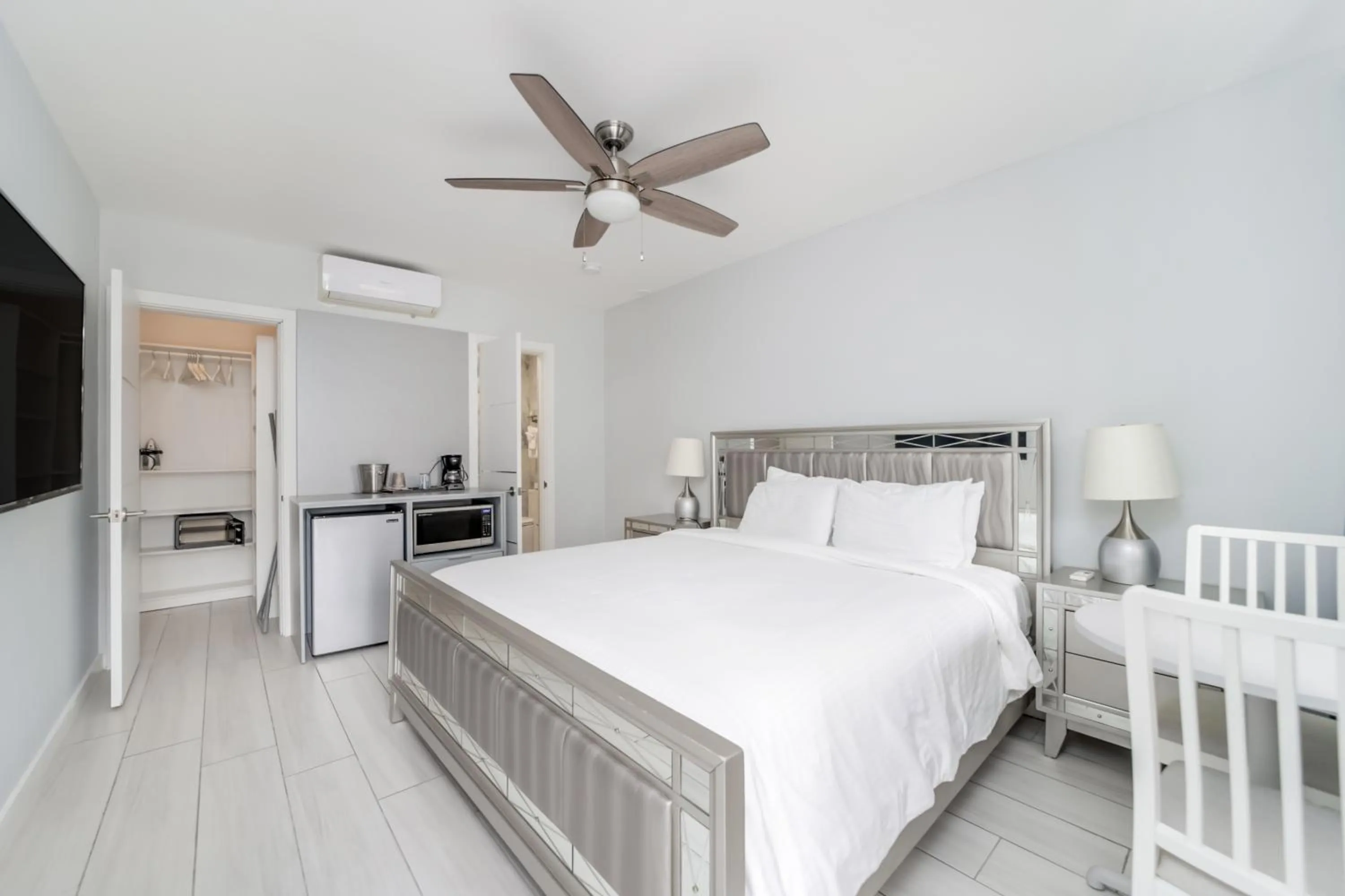 Bed in Deco Boutique Hotel