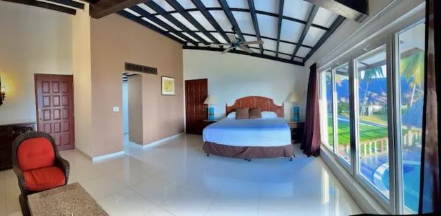 Bed in HOTEL TESORO BEACH