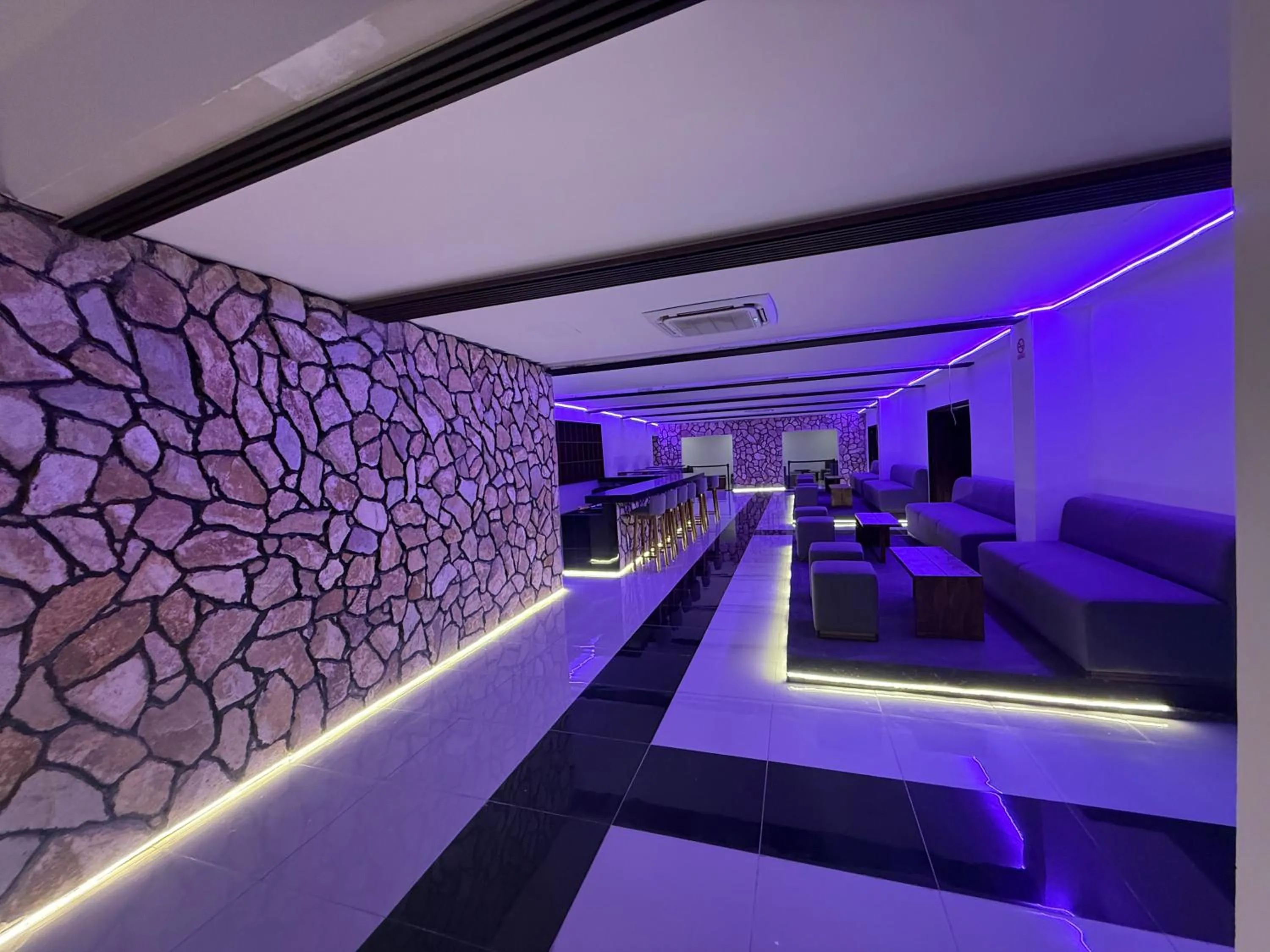 Nightclub / DJ in HOTEL TESORO BEACH